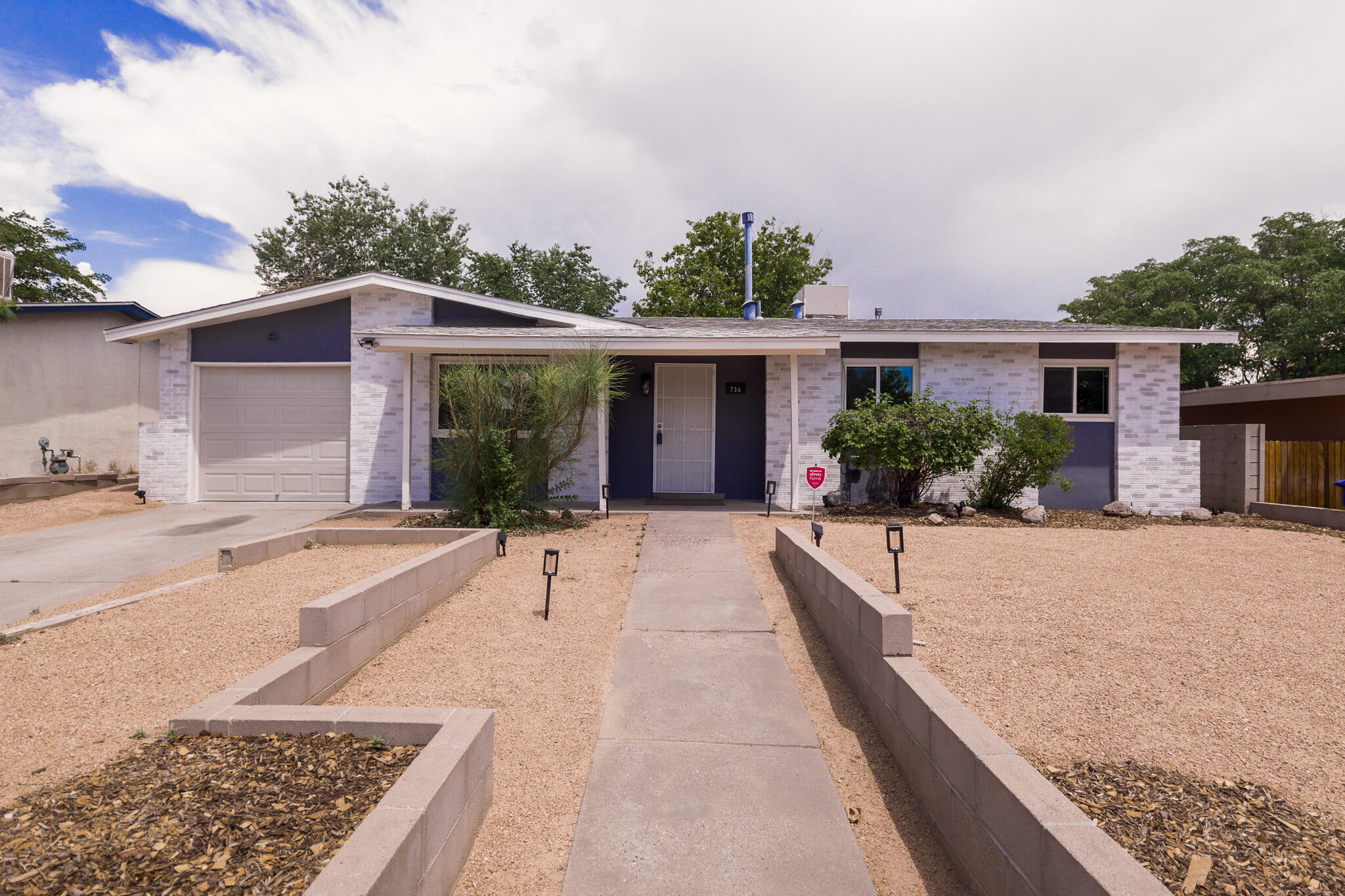 Photo 7 — 736 Monell Drive NE