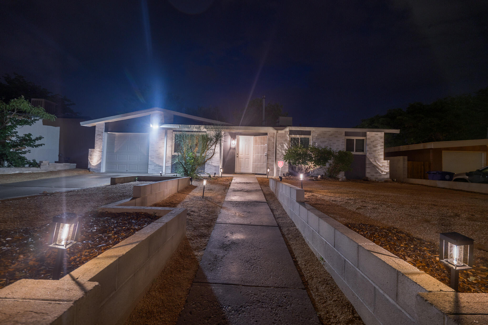 Photo 4 — 736 Monell Drive NE