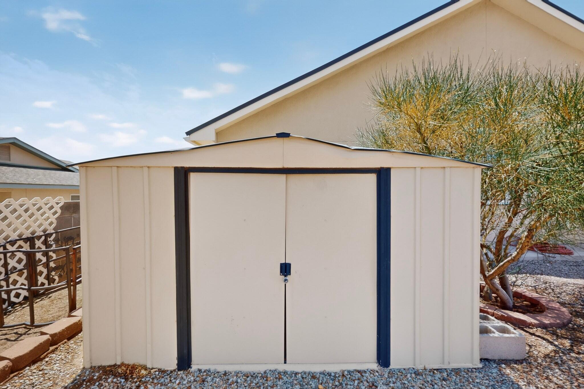 Photo 19 — 6977 Albany Hills Drive NE