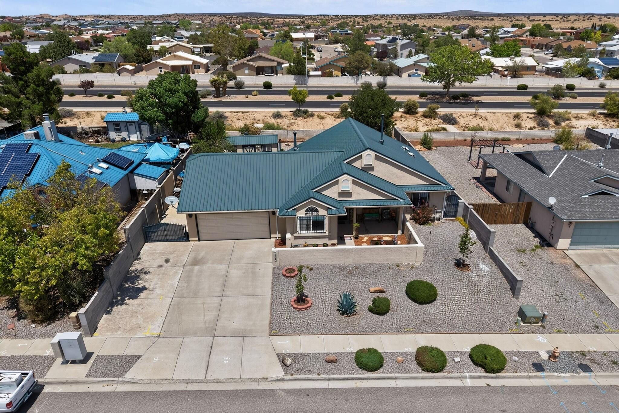 Photo 4 — 6977 Albany Hills Drive NE