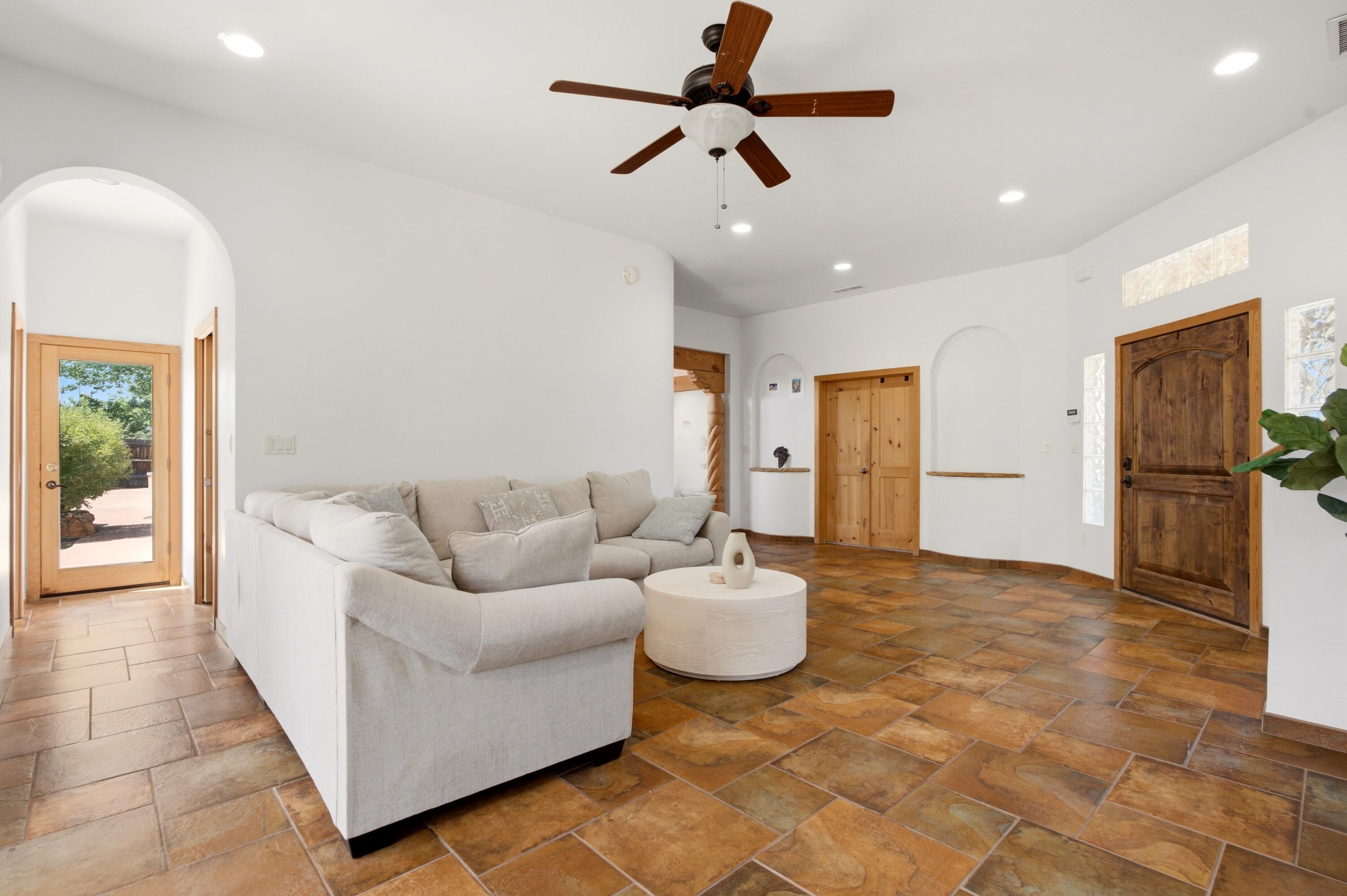 Photo 12 — 2816 Tramway Circle NE