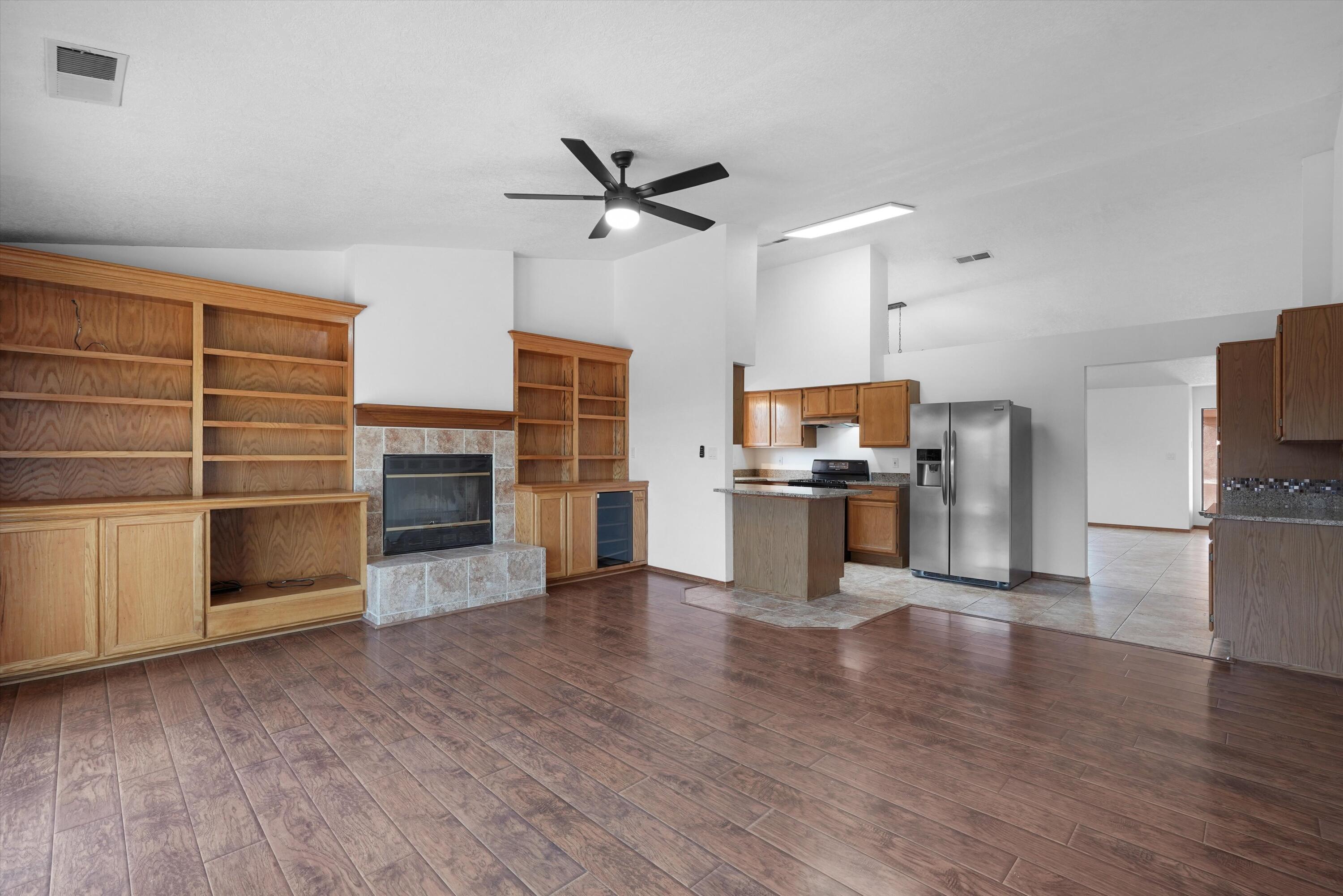 Photo 9 — 4517 Samara Road NW