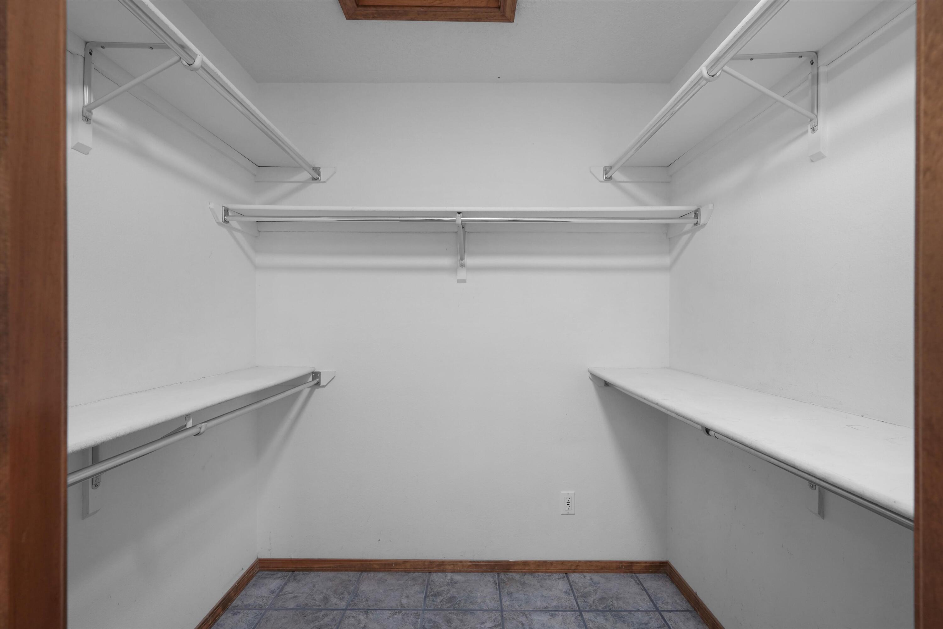 Photo 17 — 4517 Samara Road NW