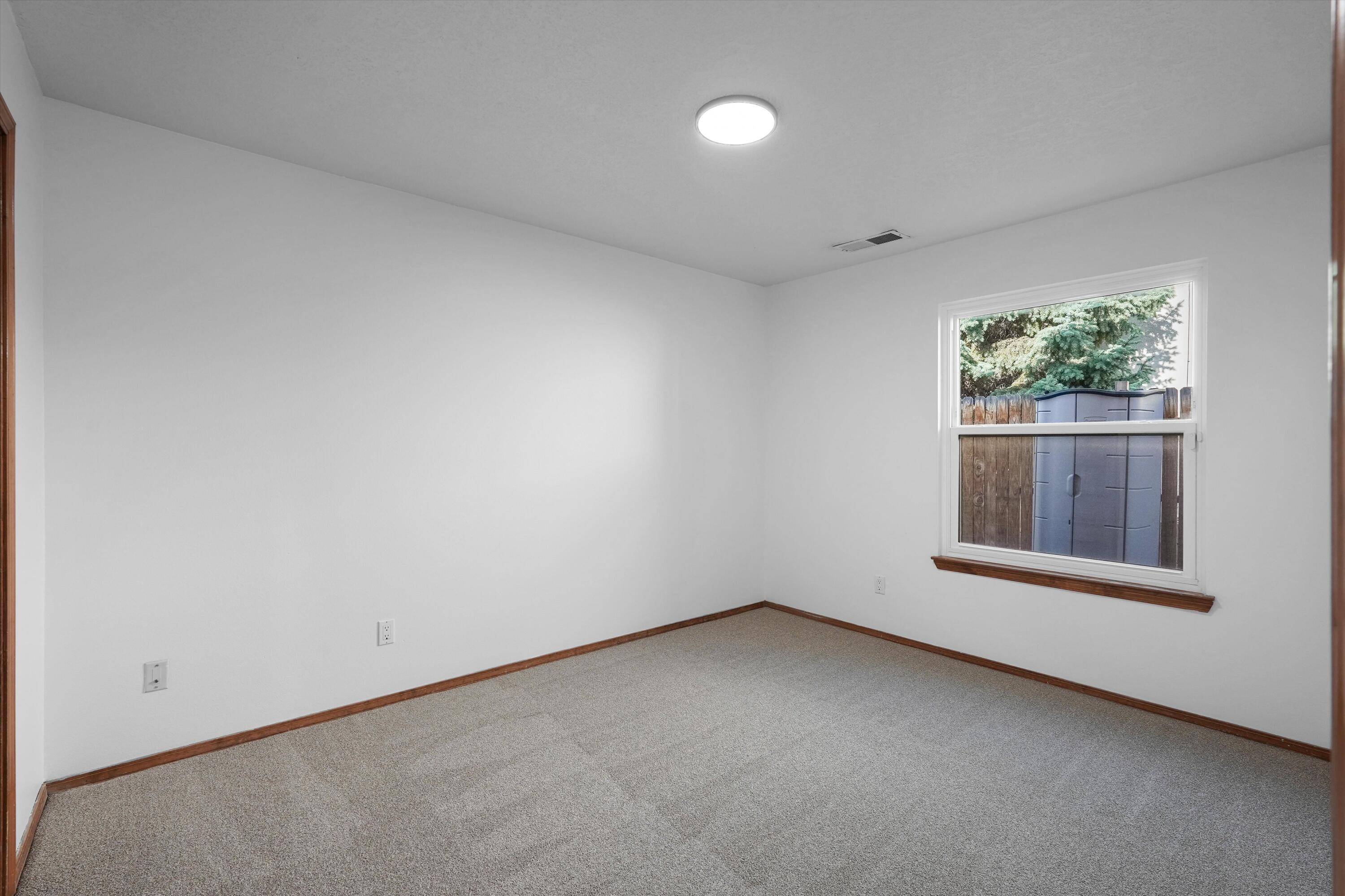 Photo 18 — 4517 Samara Road NW