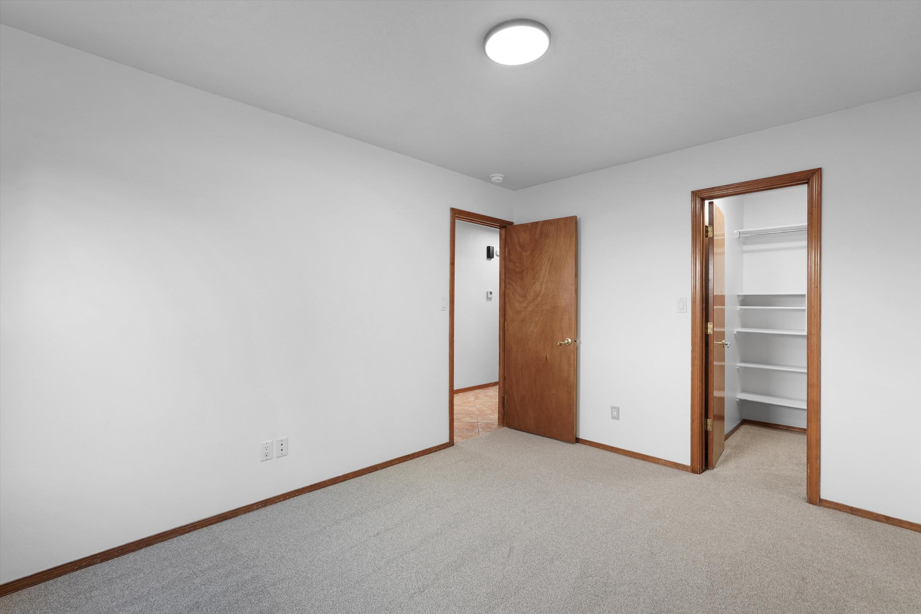 Photo 19 — 4517 Samara Road NW
