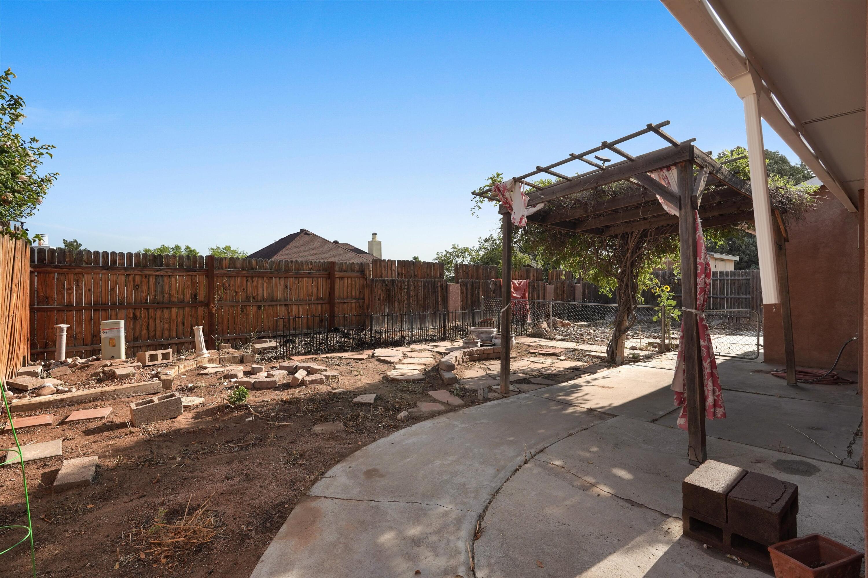 Photo 2 — 4517 Samara Road NW