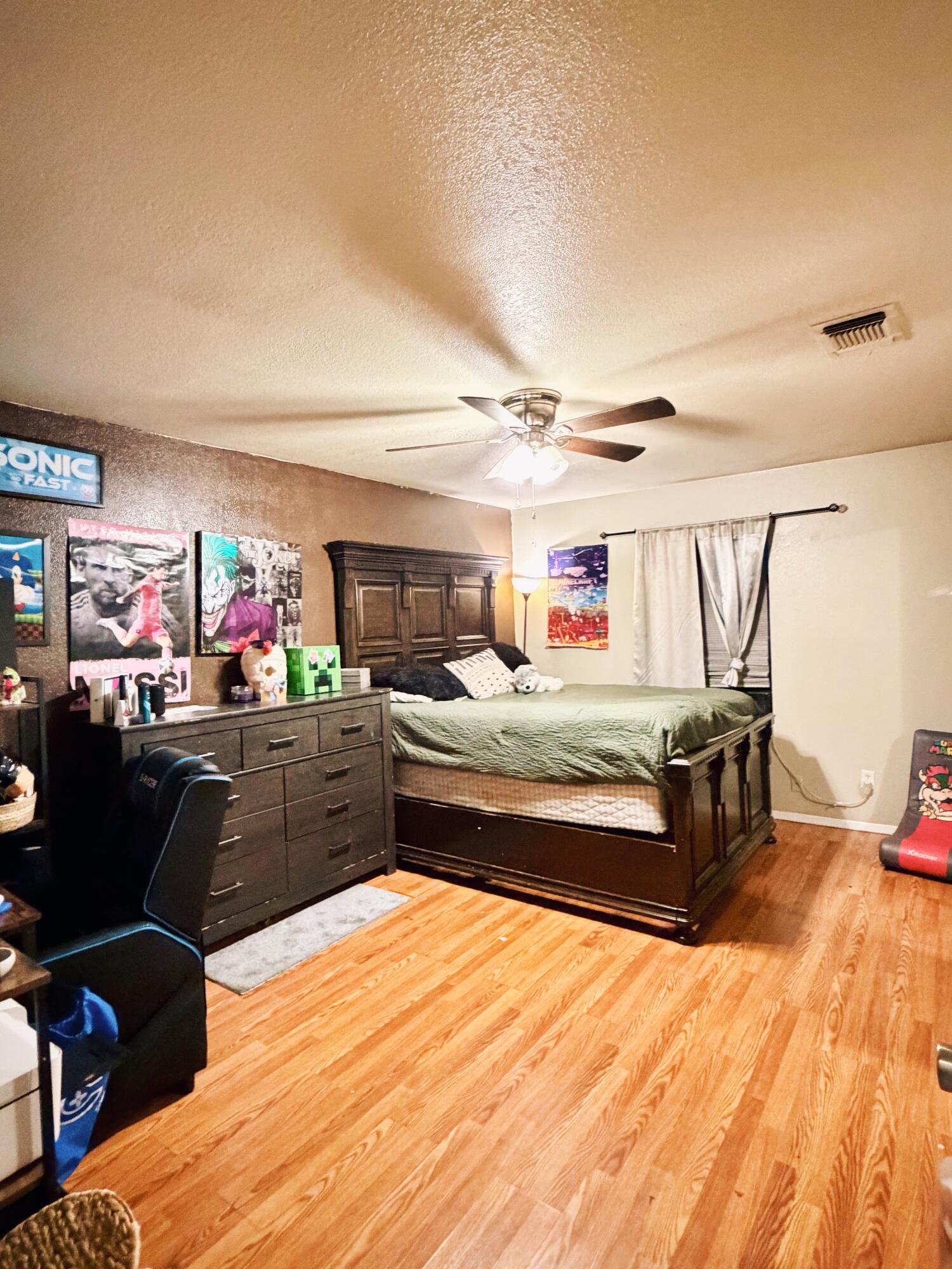 Photo 2 — 2318 Algerita Street