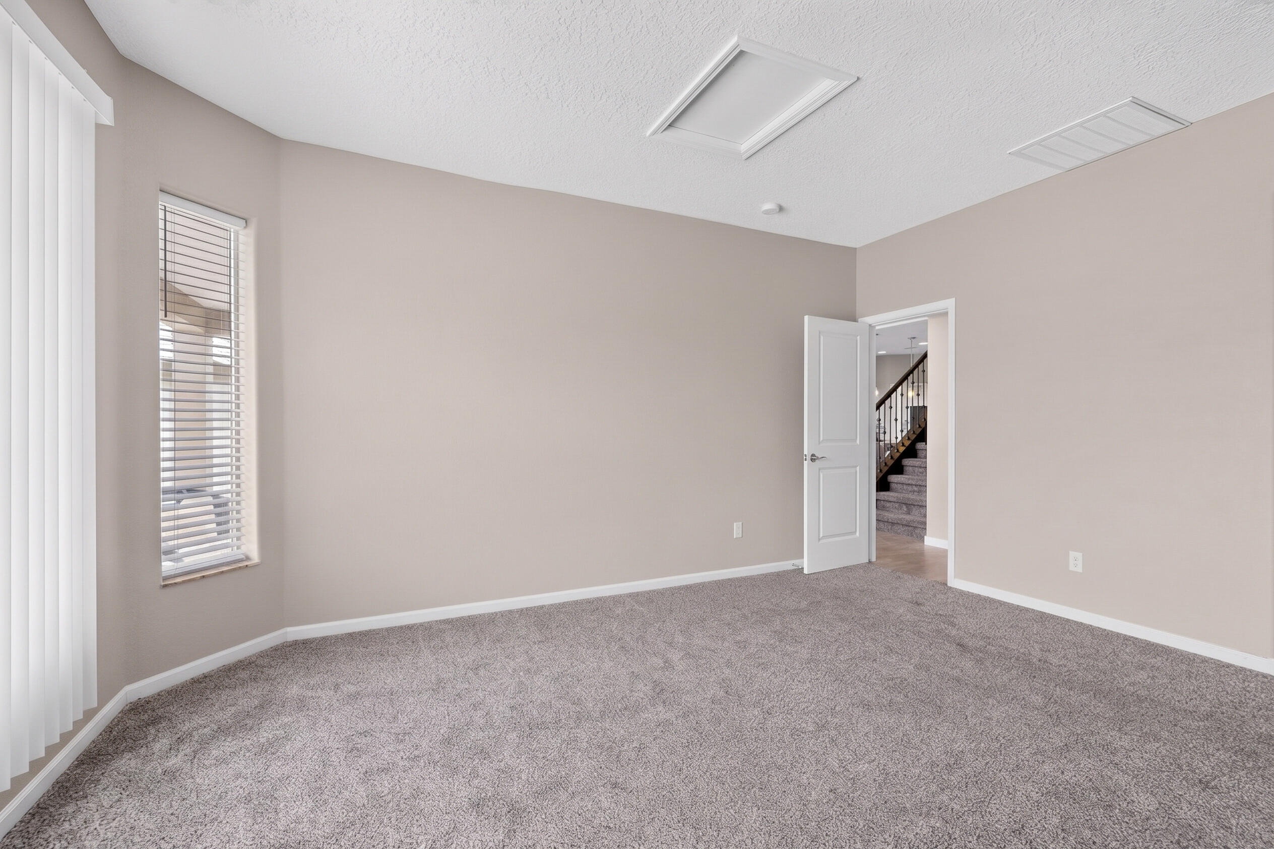 Photo 10 — 8719 Monsoon Road NW