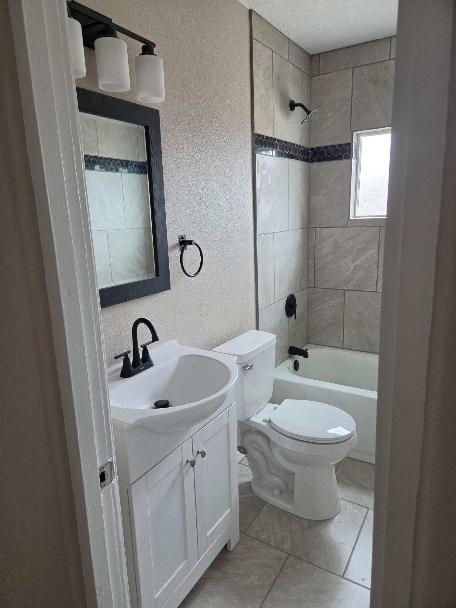 Photo 9 — 2903 Madison Street NE