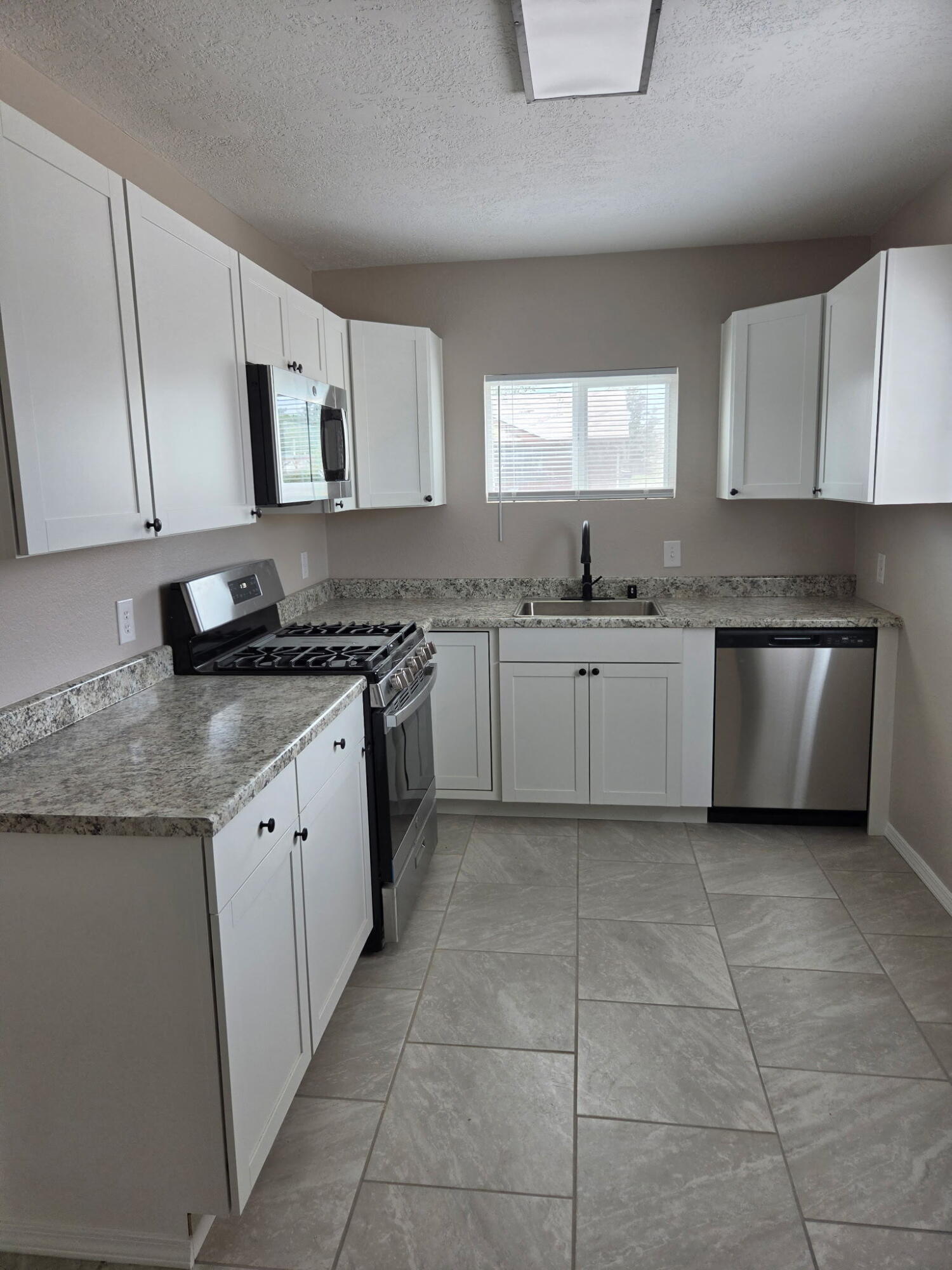 Photo 7 — 2903 Madison Street NE