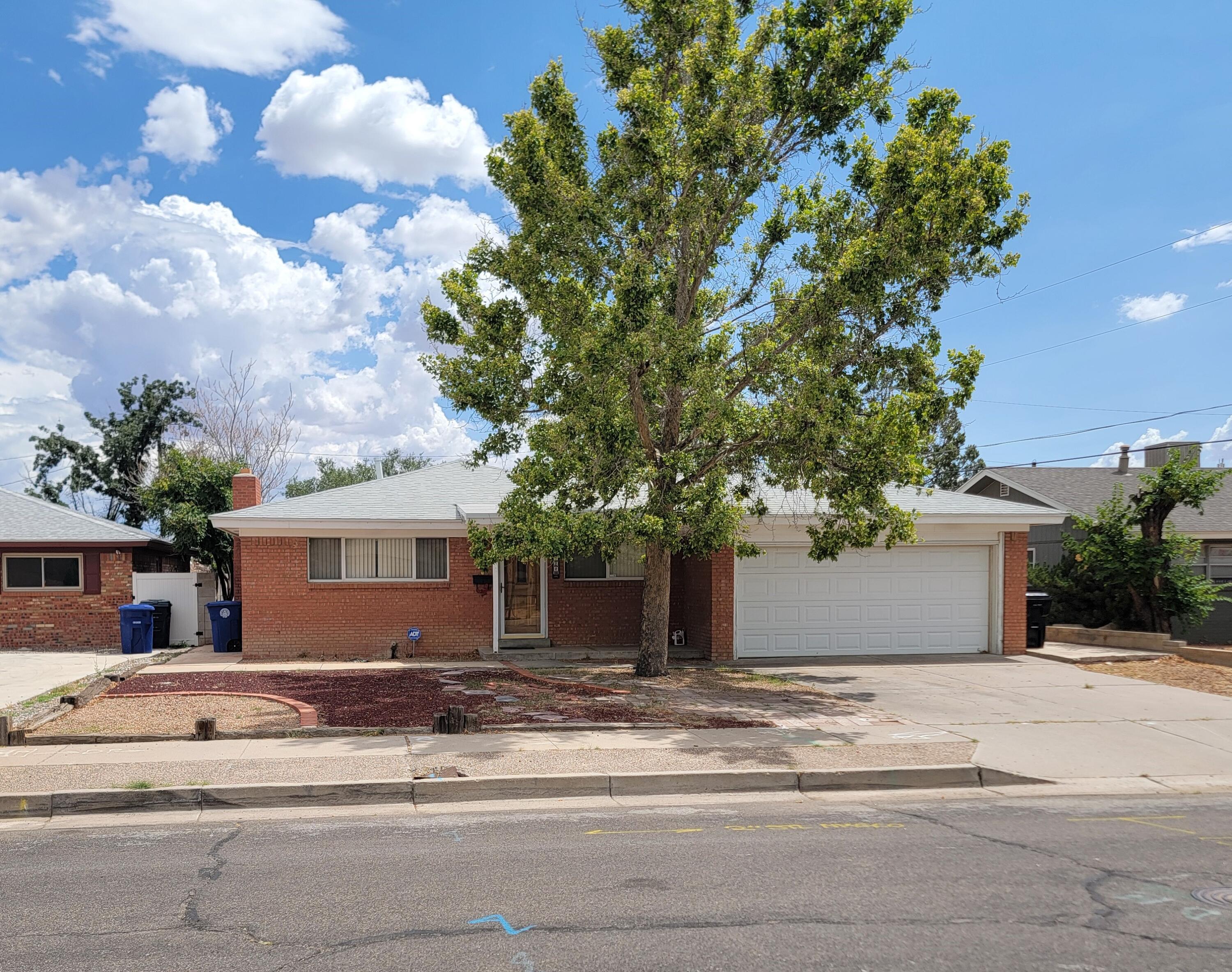 Photo 9 — 8424 Palo Duro Avenue NE