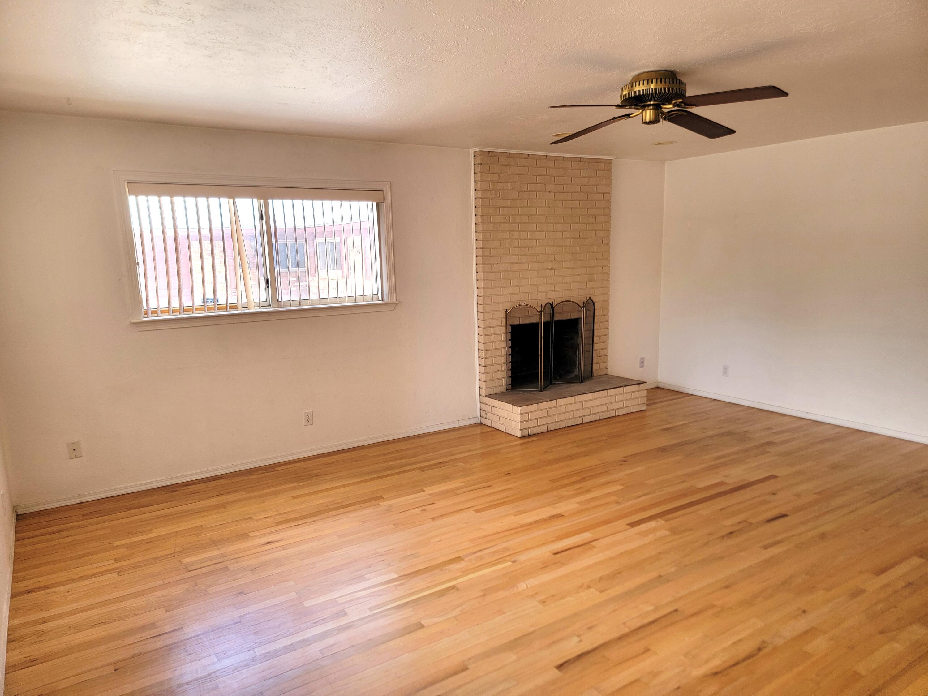 Photo 10 — 8424 Palo Duro Avenue NE