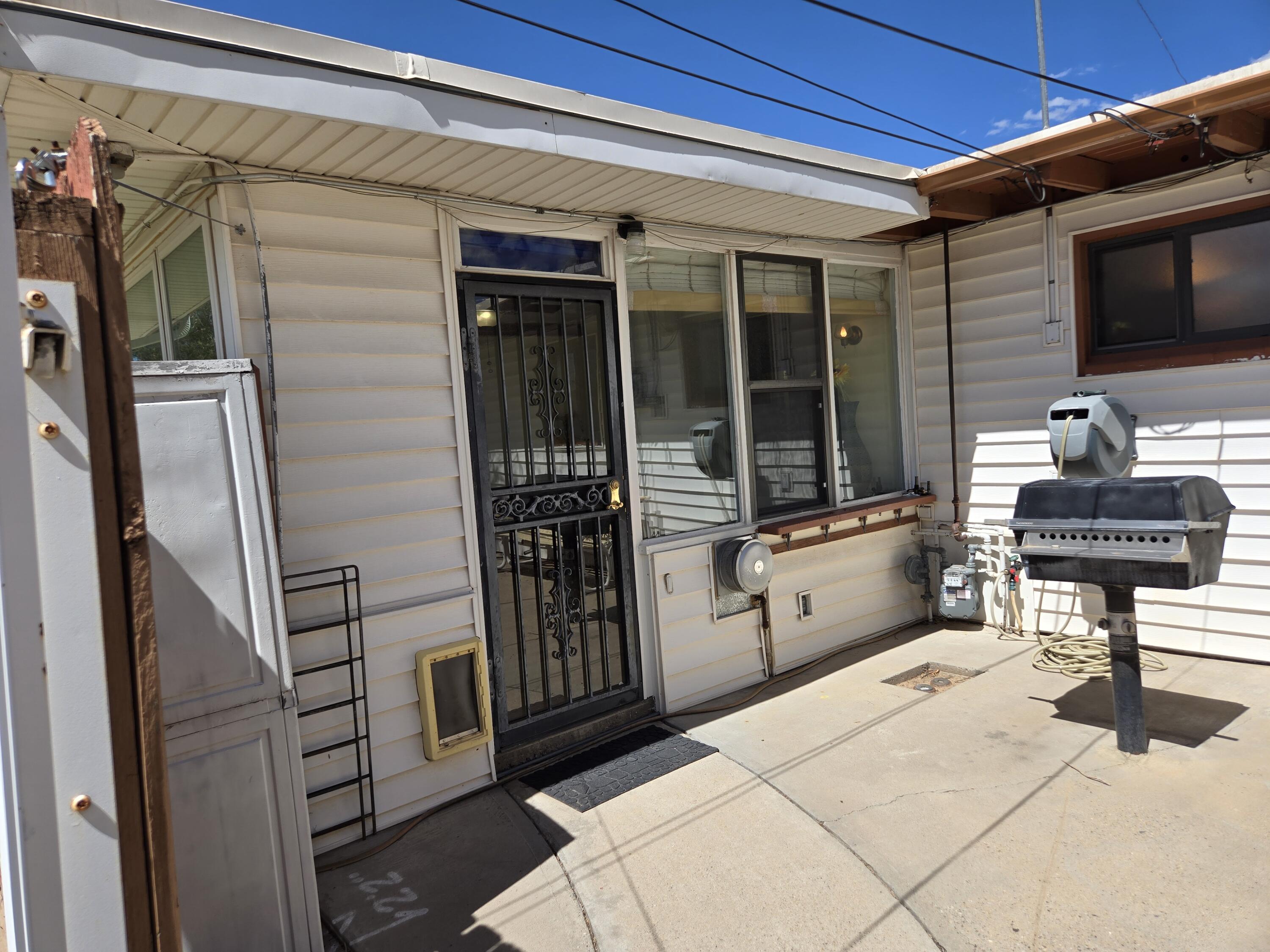 Photo 6 — 2909 Graceland Drive NE
