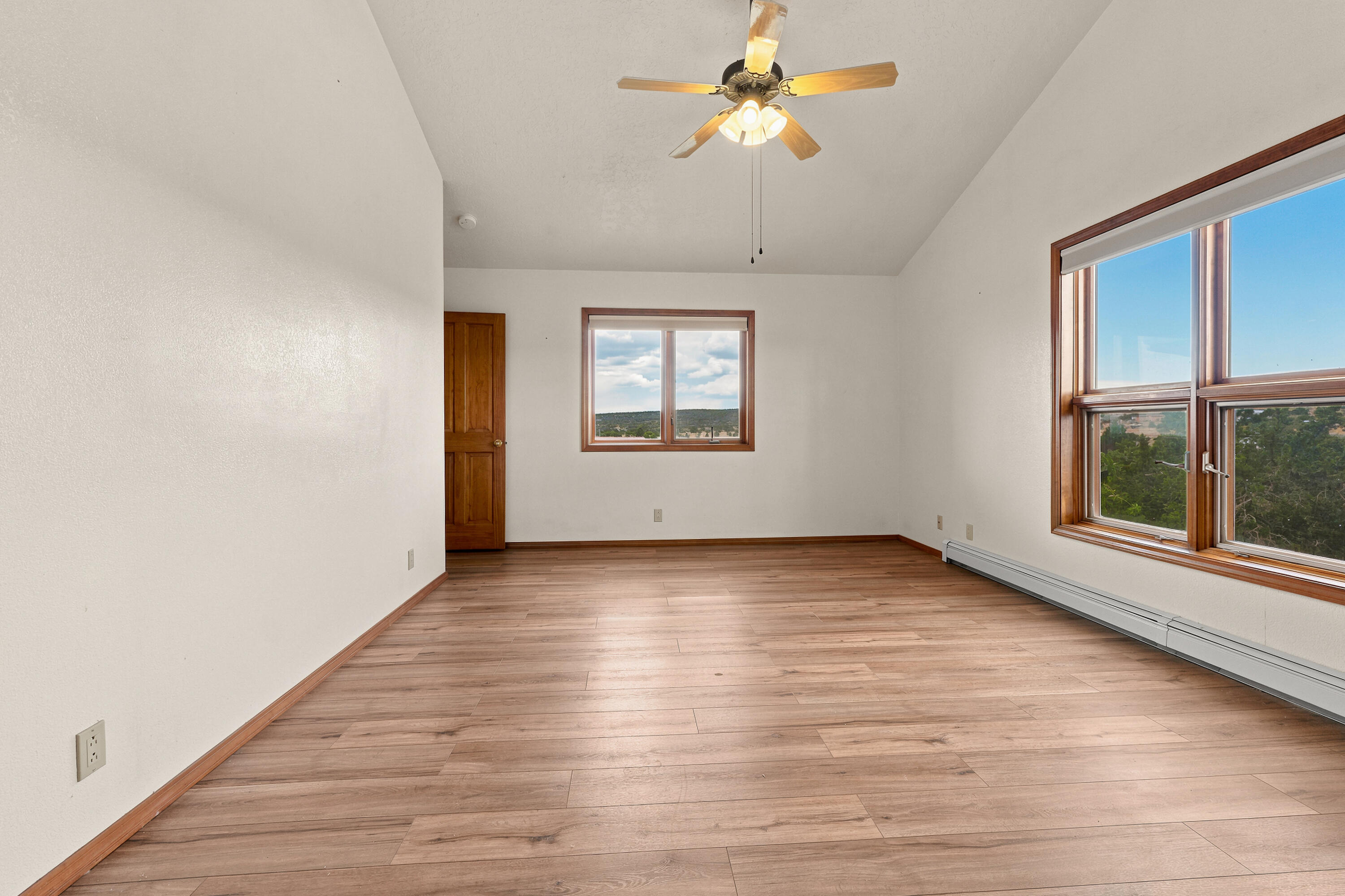 Photo 3 — 6 Hideaway Lane