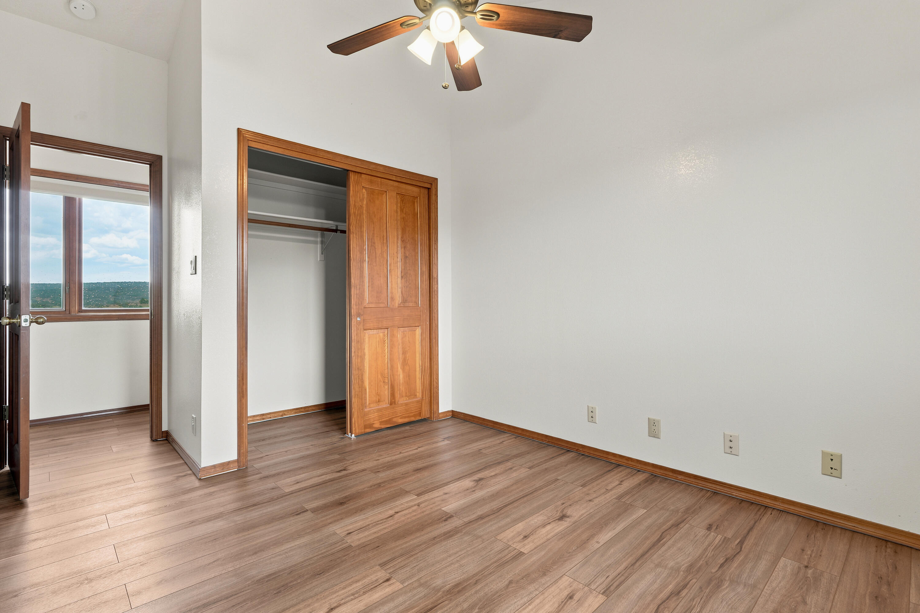 Photo 10 — 6 Hideaway Lane