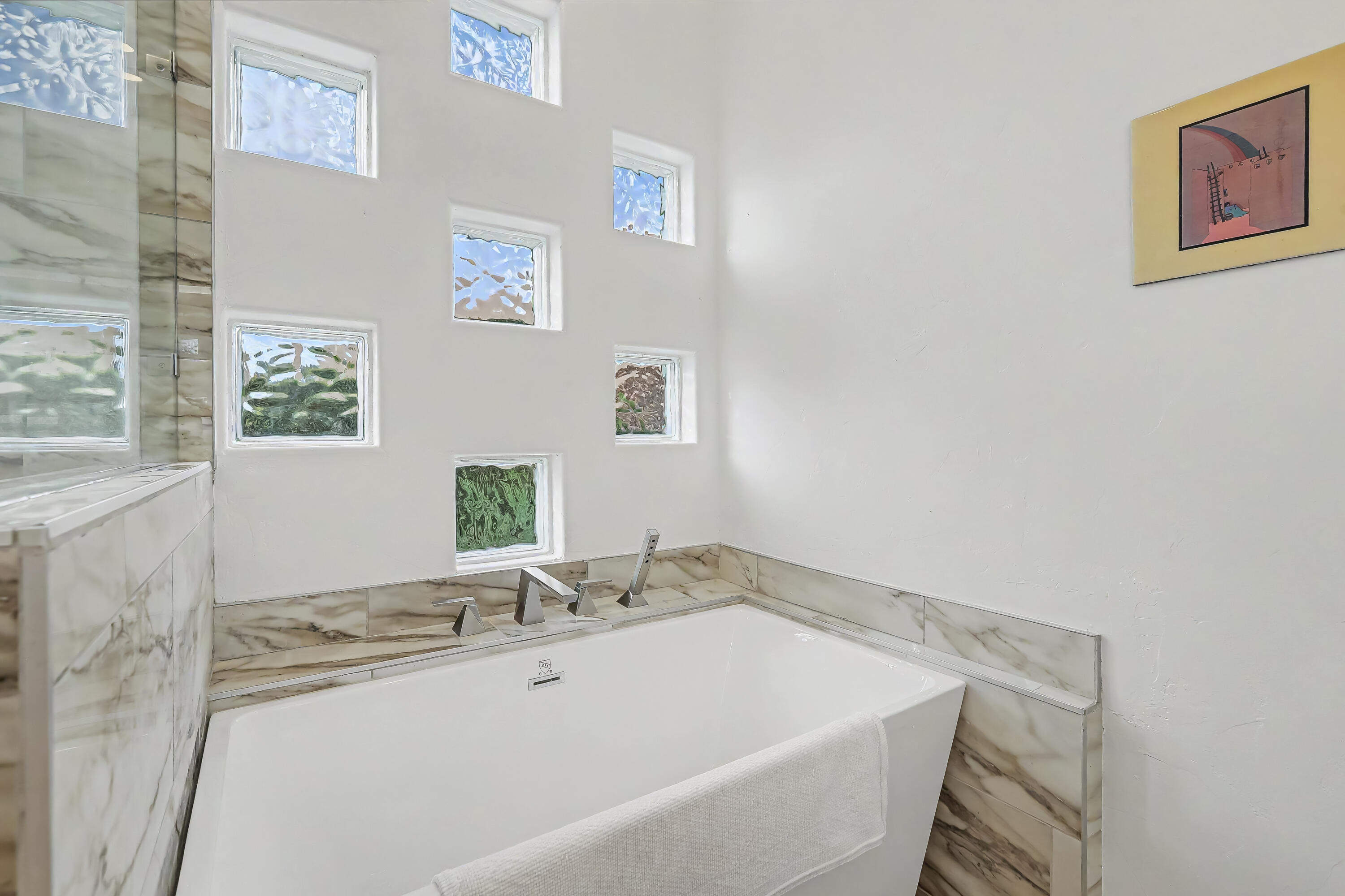 Photo 4 — 7427 Enchanted Sky Lane NE
