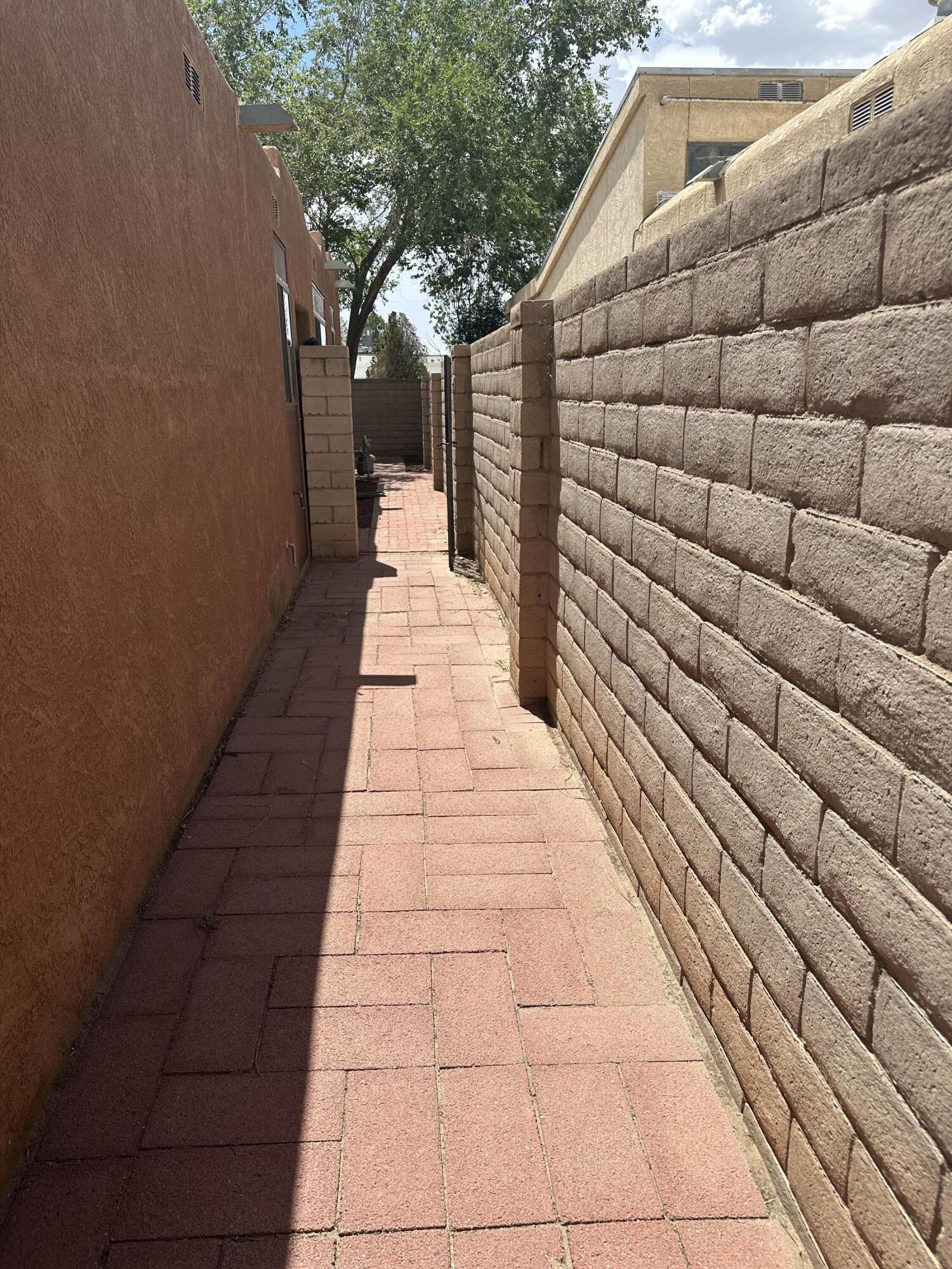 Photo 2 — 612 Ortiz Drive NE