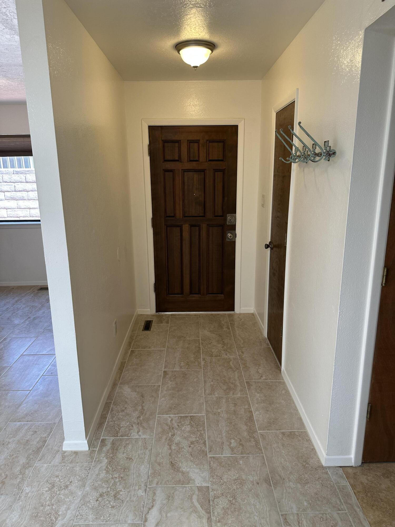 Photo 17 — 612 Ortiz Drive NE