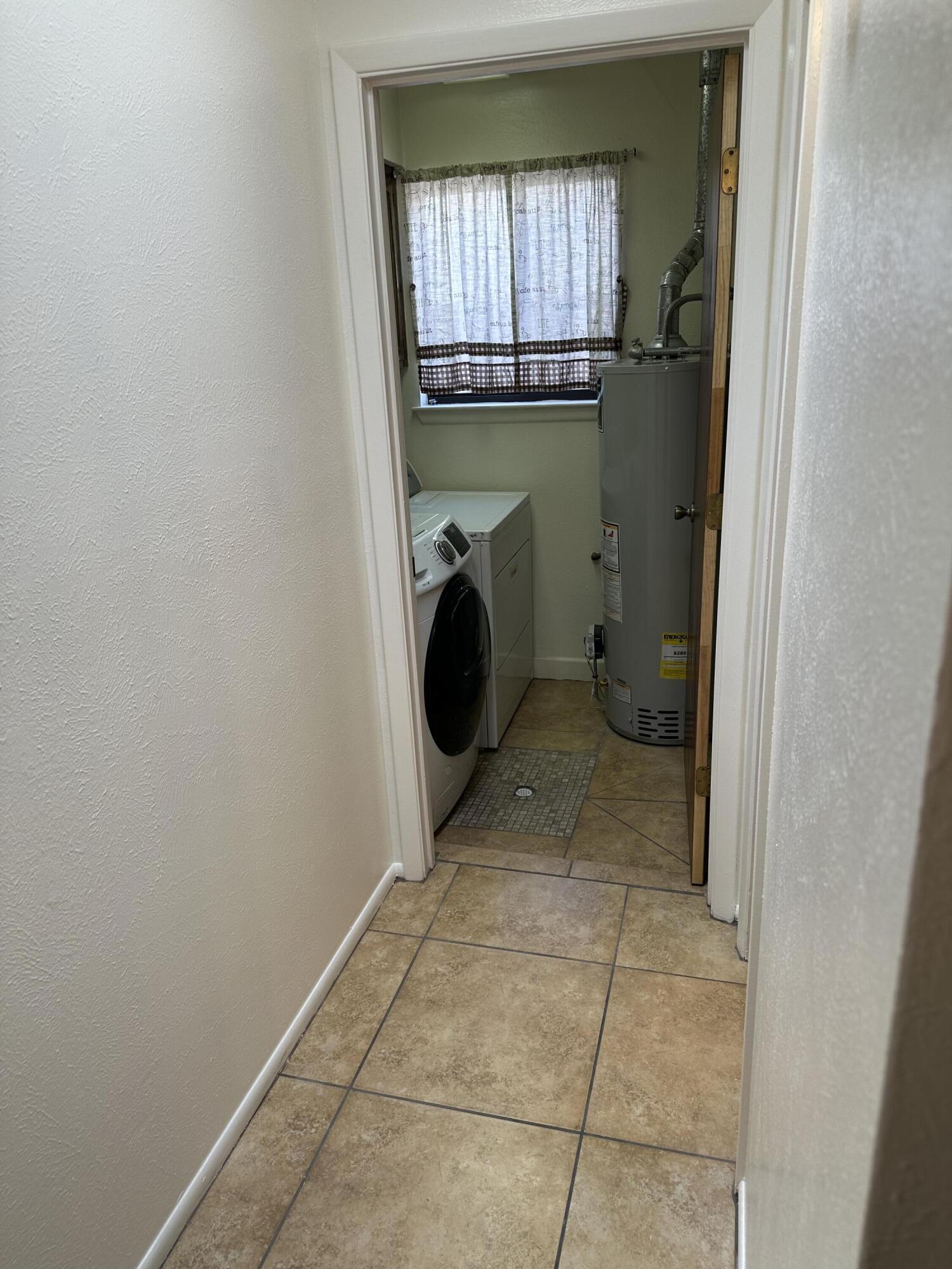 Photo 19 — 612 Ortiz Drive NE