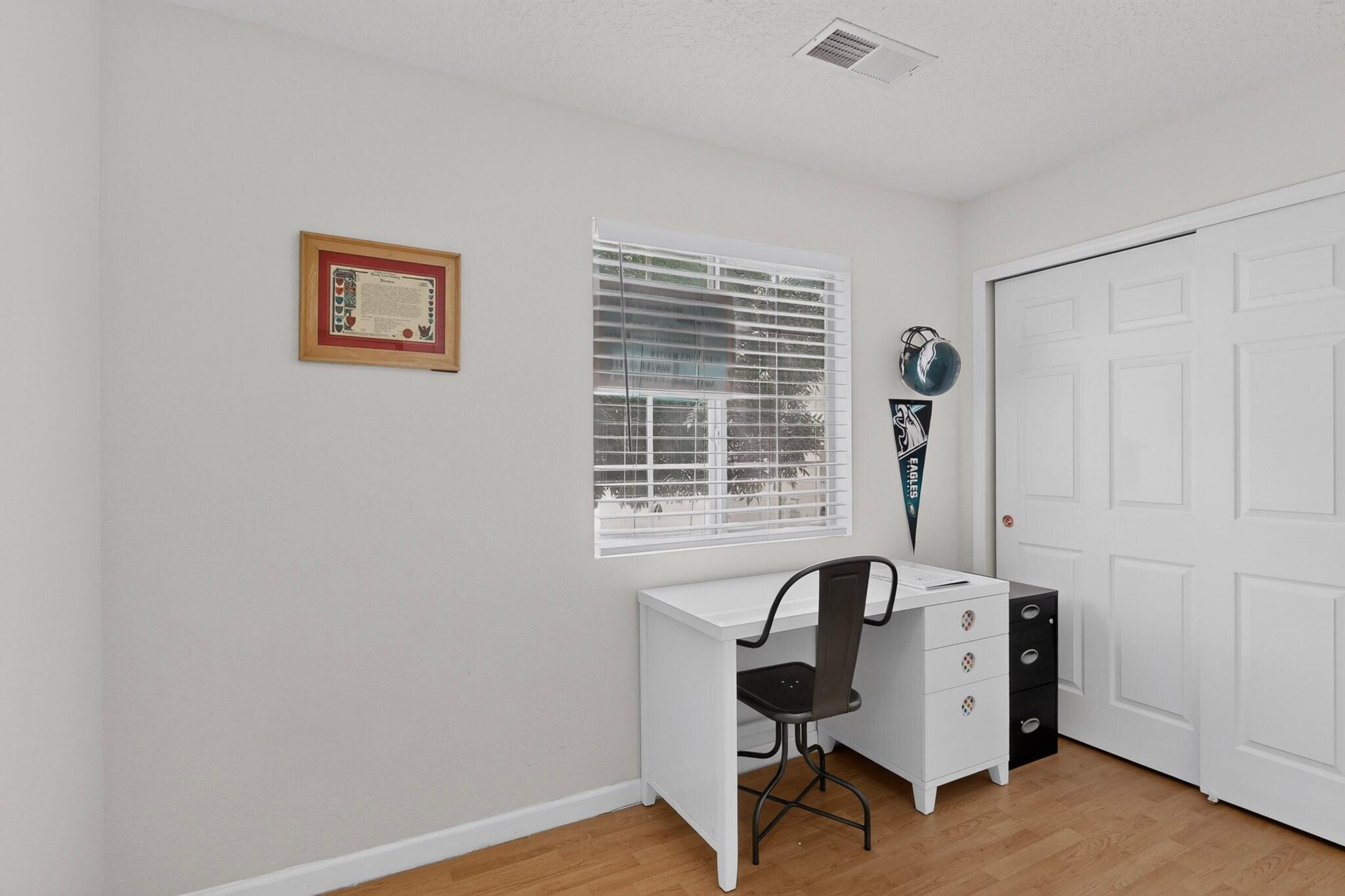 Photo 2 — 348 Pequin Trail SE