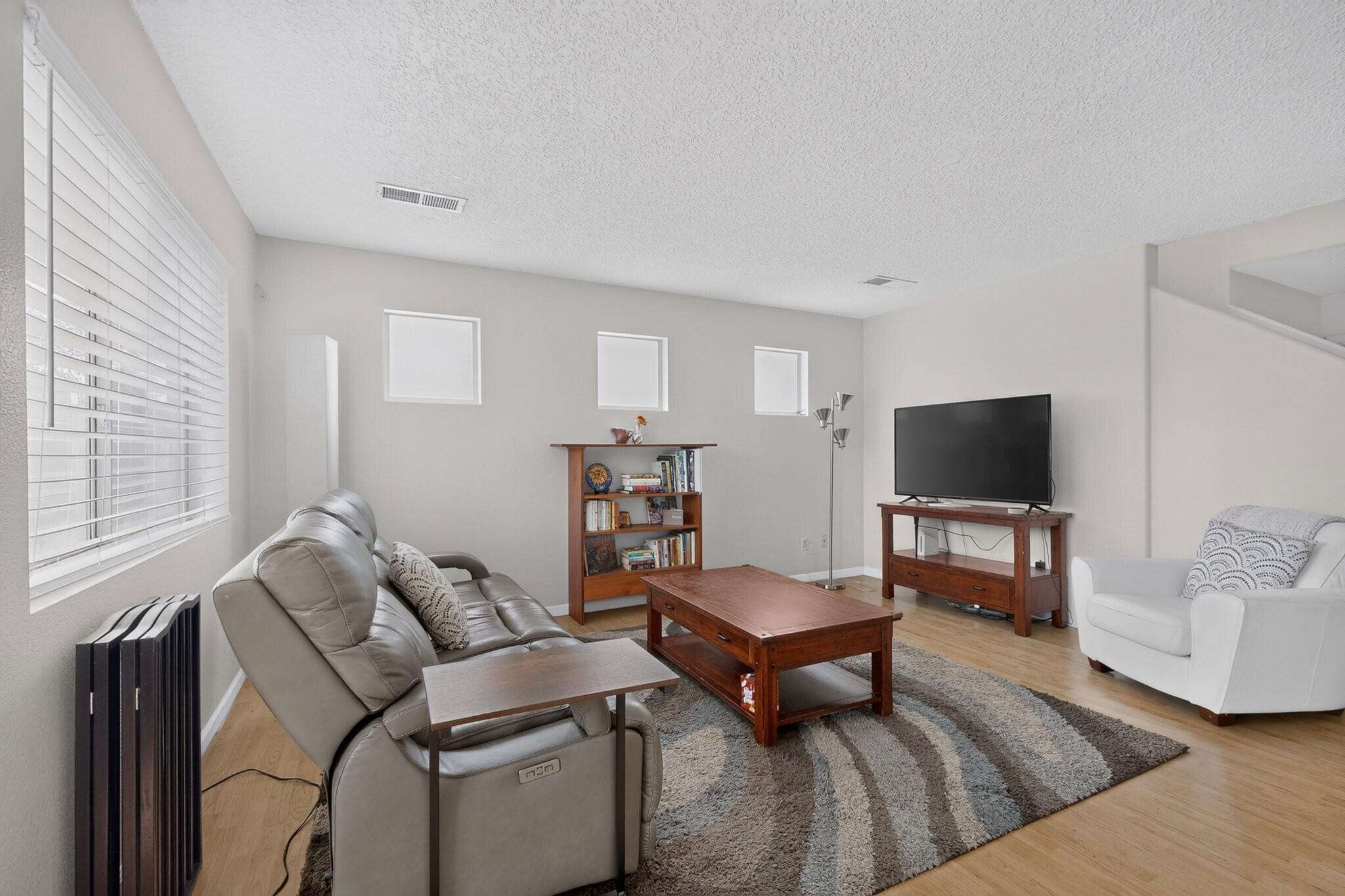 Photo 12 — 348 Pequin Trail SE