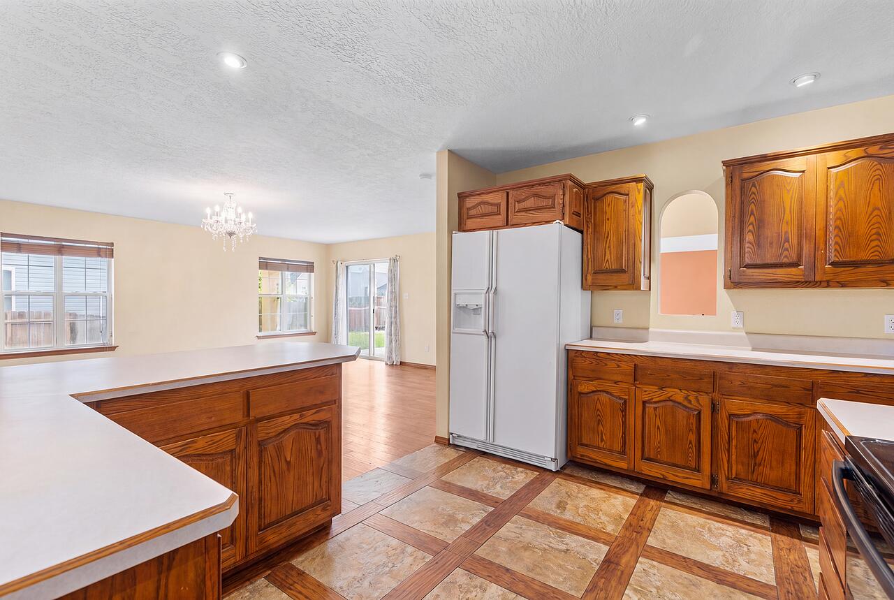 Photo 18 — 9441 Allande Road NE