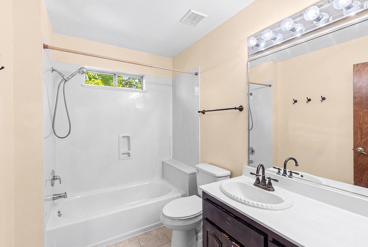 Photo 2 — 9441 Allande Road NE