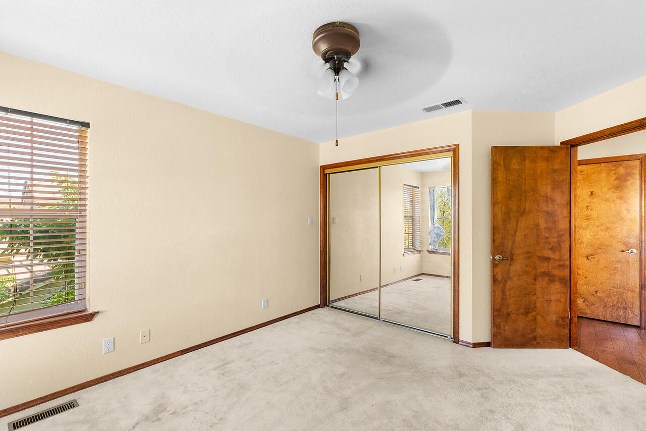 Photo 4 — 9441 Allande Road NE