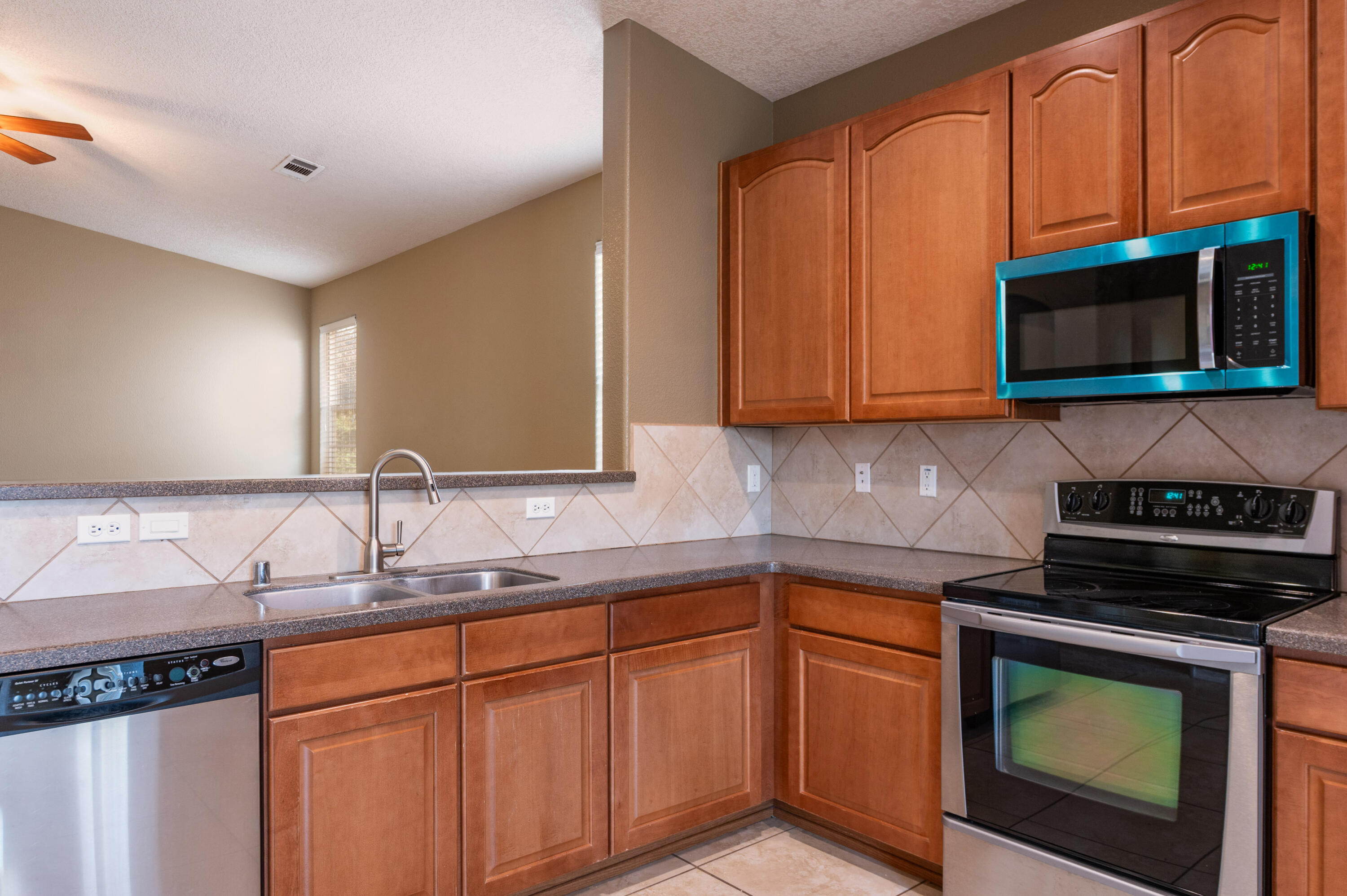 Photo 11 — 2240 Montevine Court SE