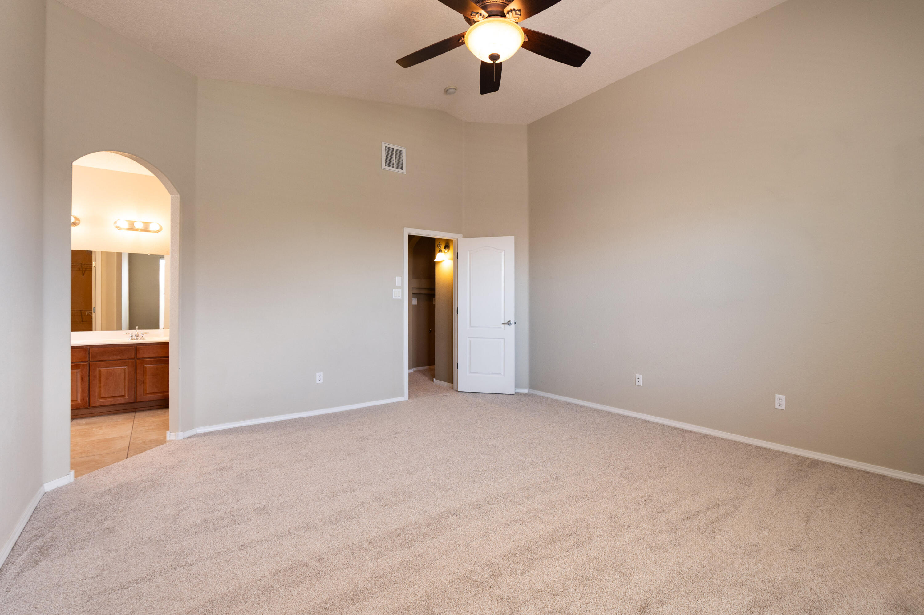 Photo 17 — 2240 Montevine Court SE
