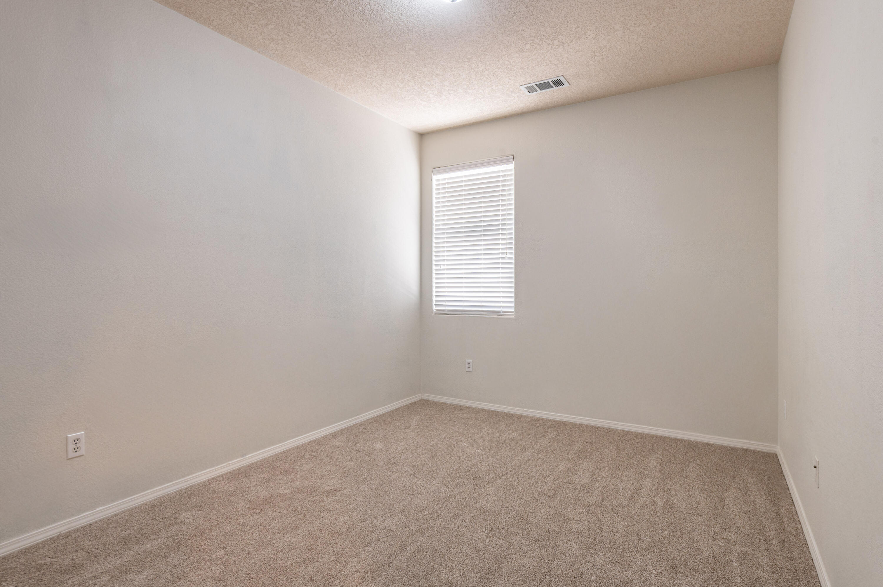 Photo 3 — 2240 Montevine Court SE