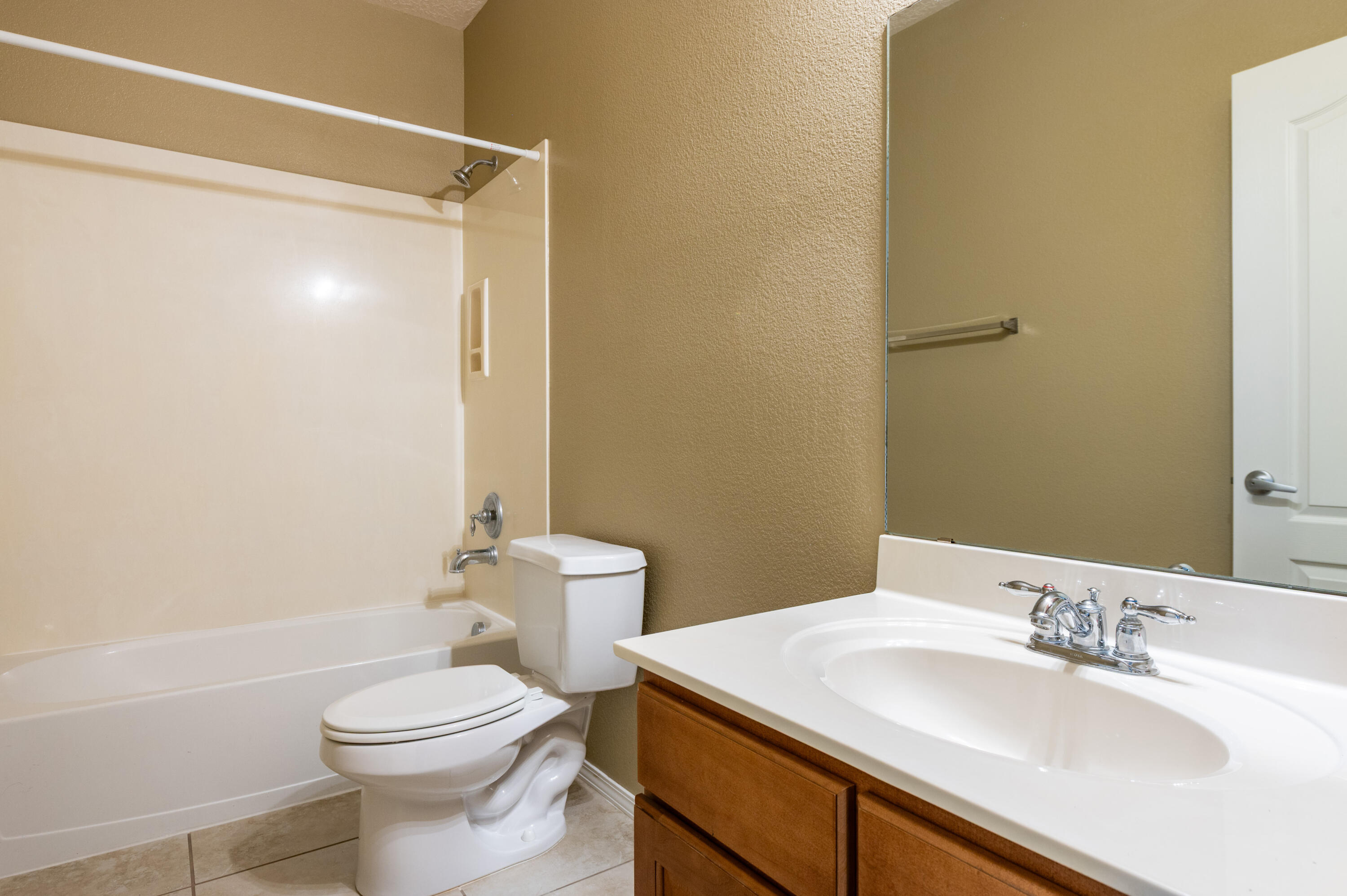 Photo 5 — 2240 Montevine Court SE