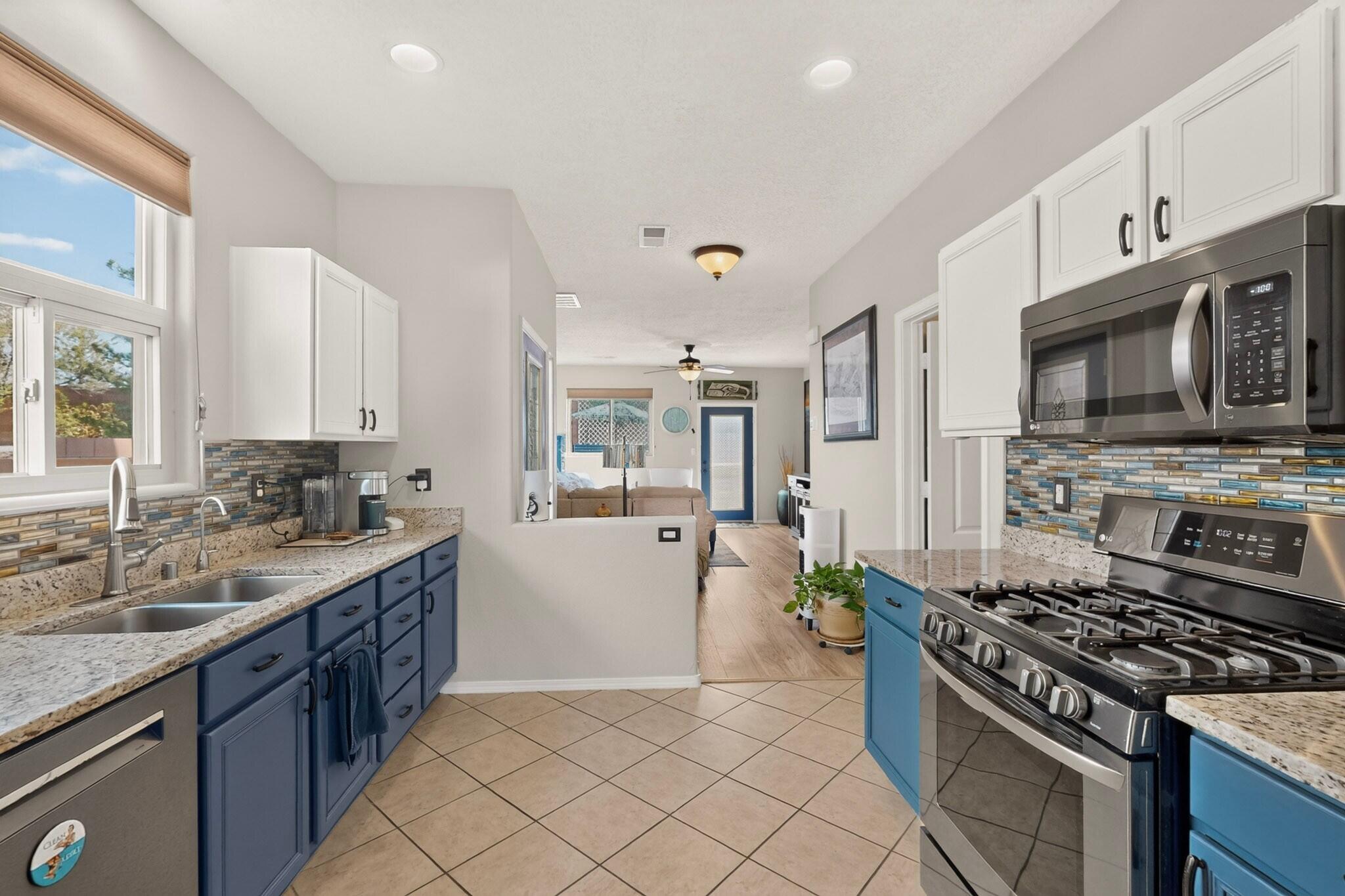 Photo 16 — 2325 Cortina Loop SE