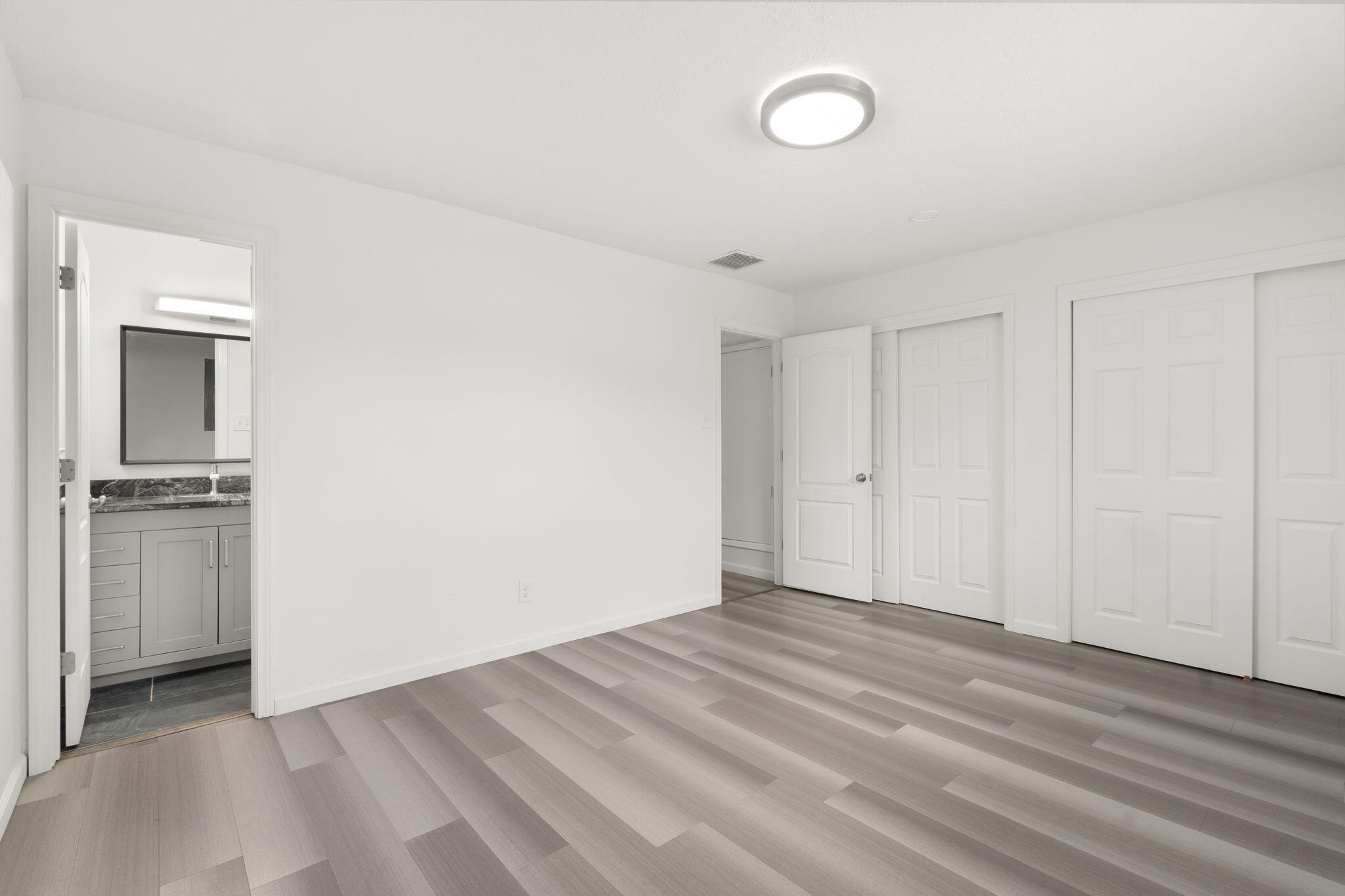 Photo 14 — 6101 Brenda Avenue NE