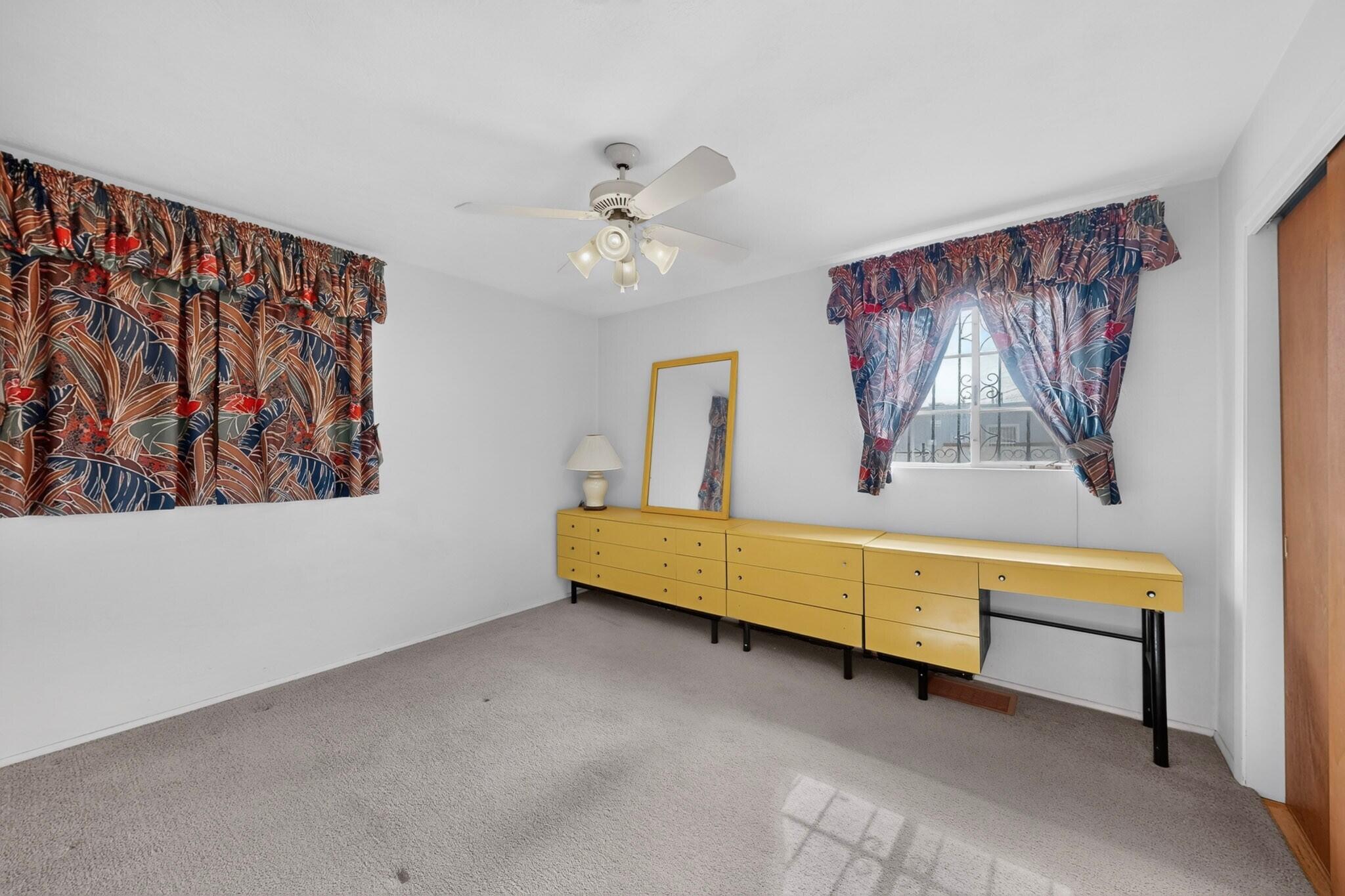 Photo 2 — 628 Kentucky Street SE