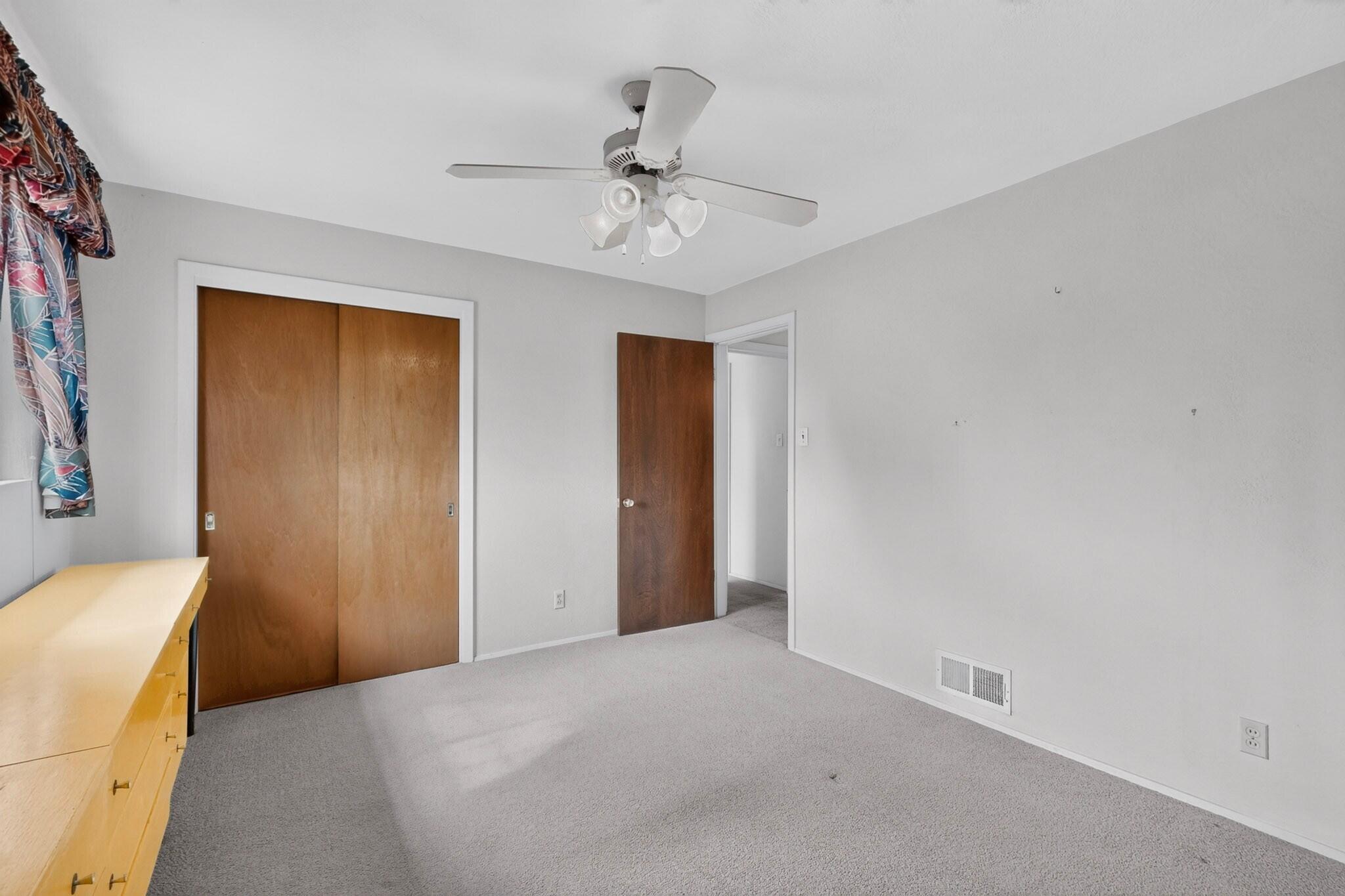 Photo 4 — 628 Kentucky Street SE