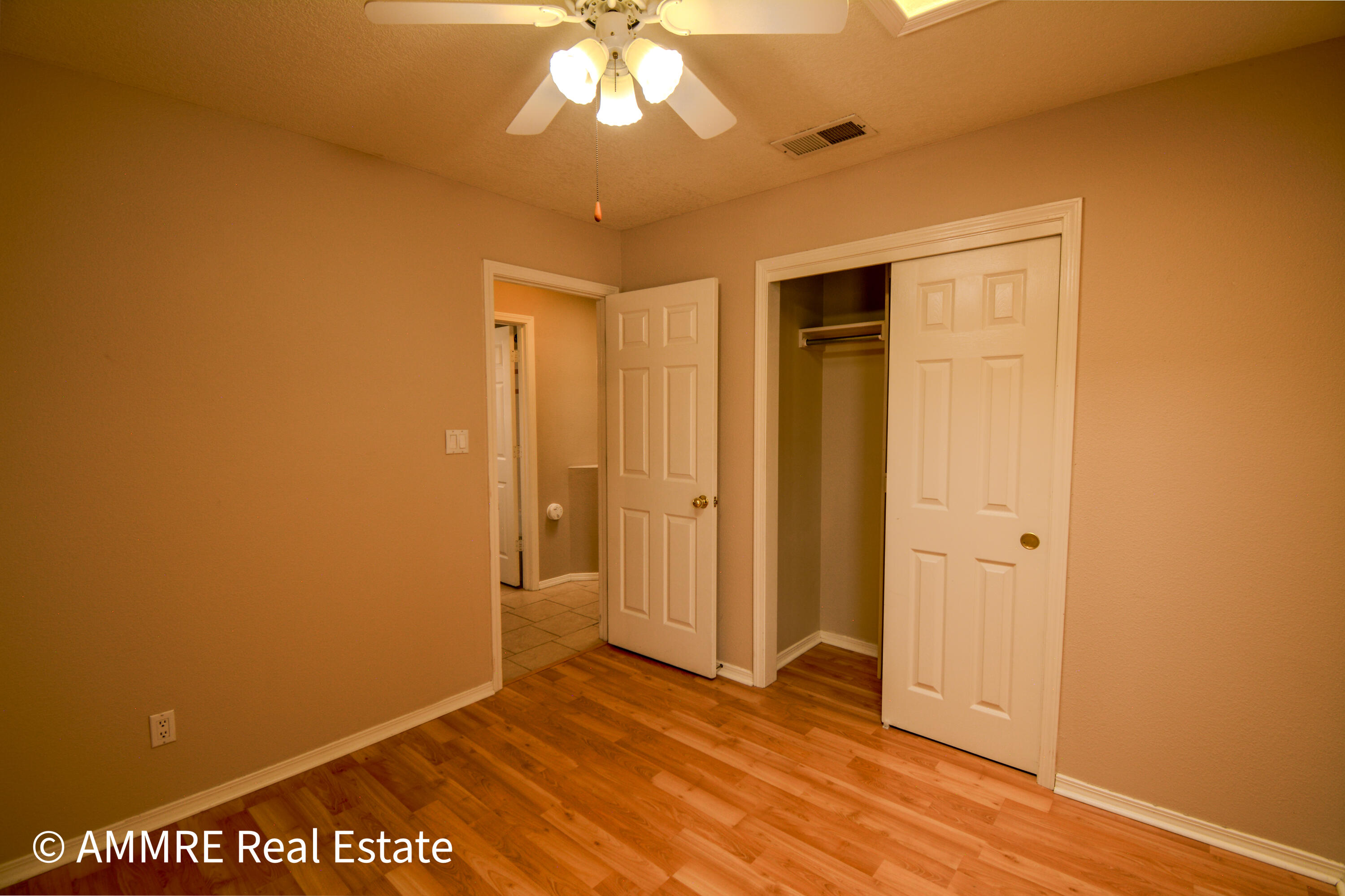 Photo 4 — 6835 Forest Hills Drive NE