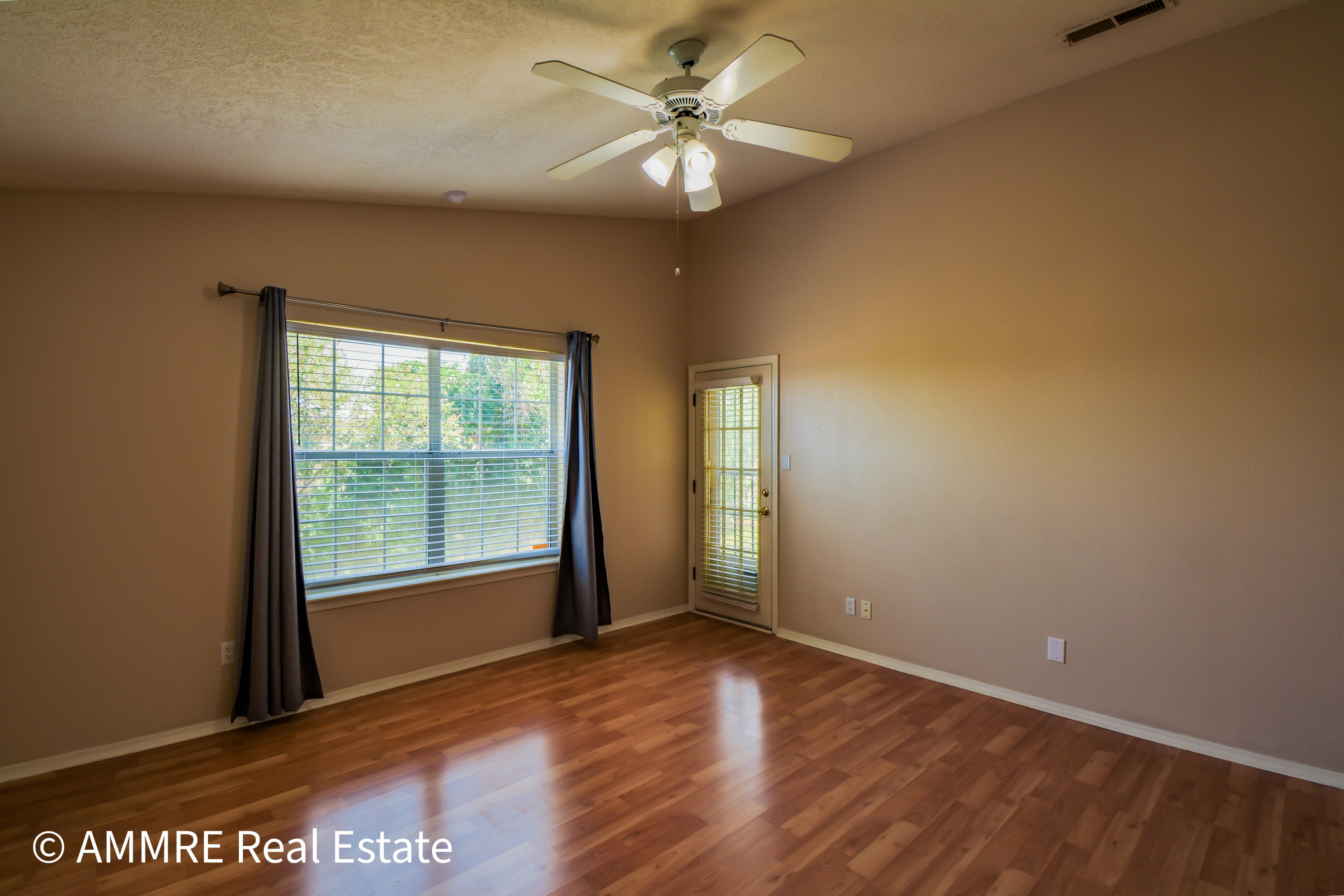 Photo 8 — 6835 Forest Hills Drive NE