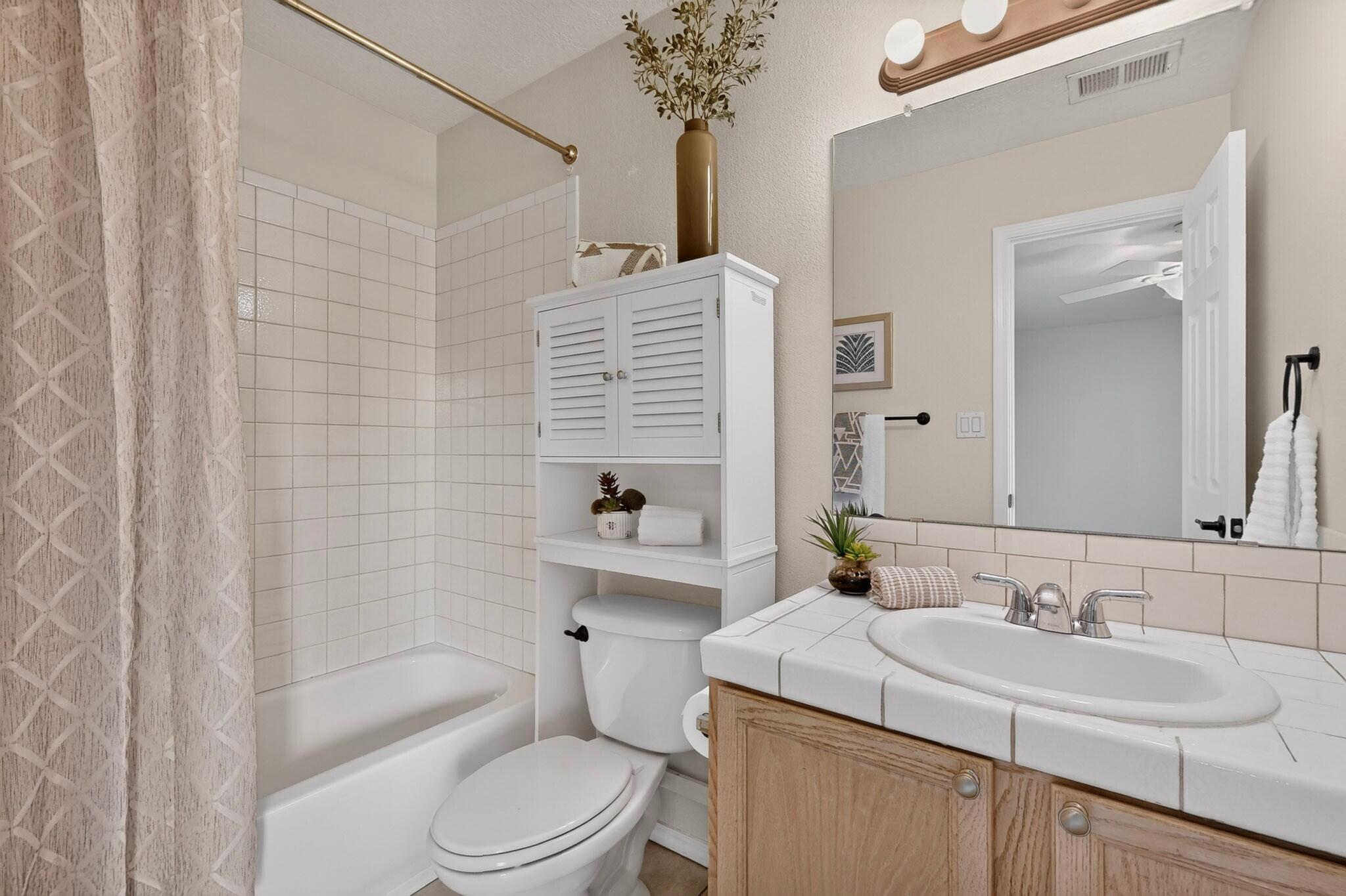 Photo 17 — 6804 Glenlochy Way NE