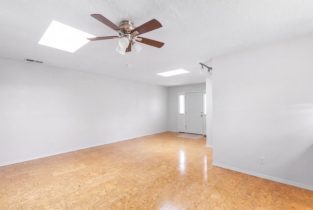 Photo 12 — 4920 La Cienega Street NW