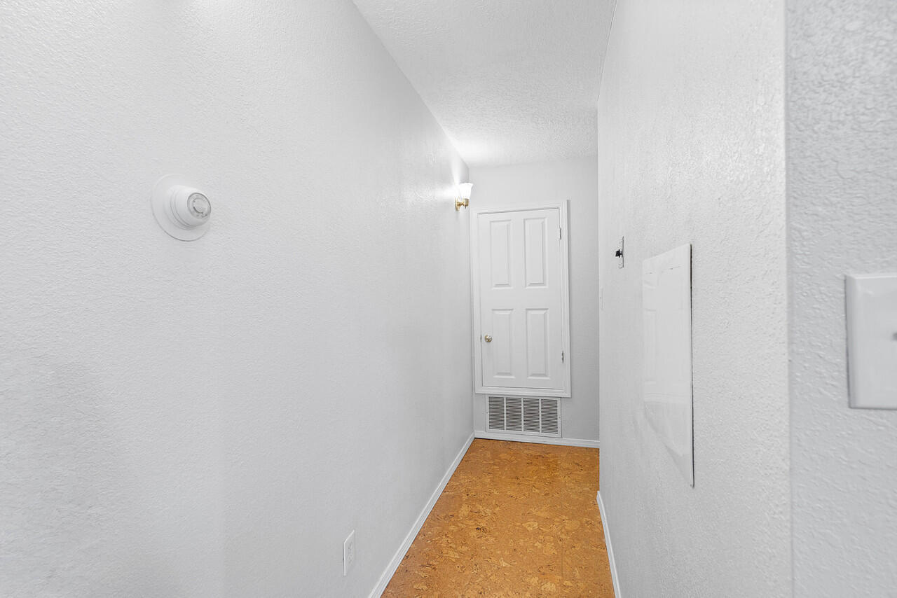 Photo 16 — 4920 La Cienega Street NW