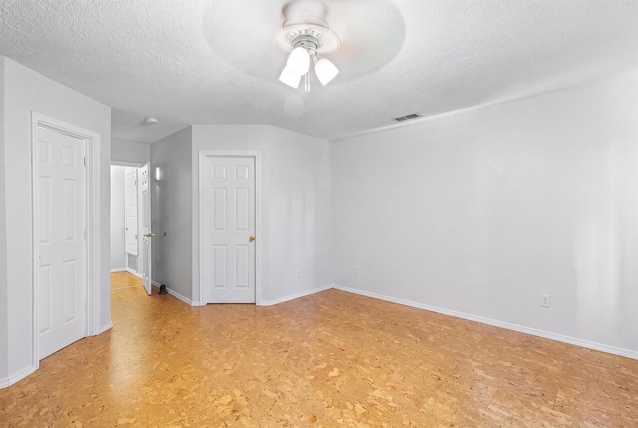 Photo 18 — 4920 La Cienega Street NW