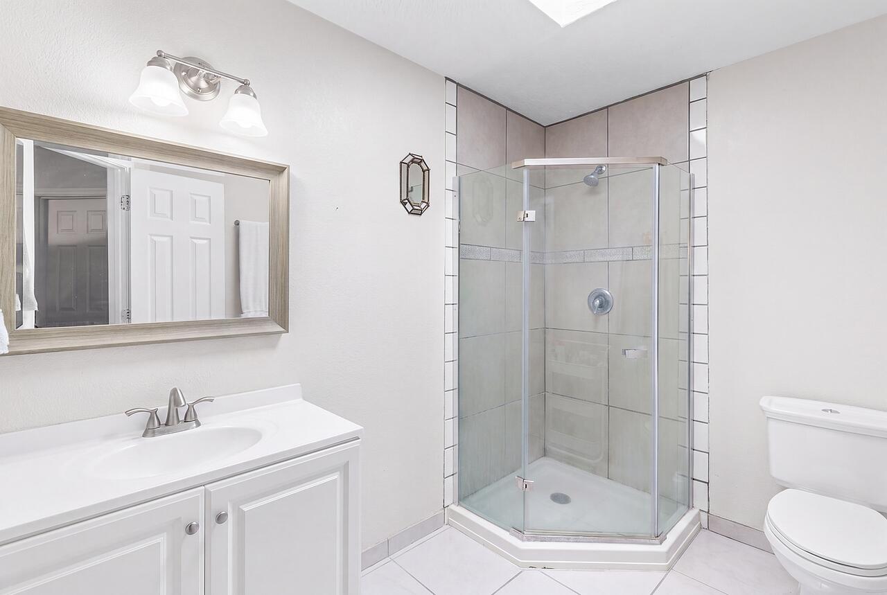 Photo 20 — 4920 La Cienega Street NW