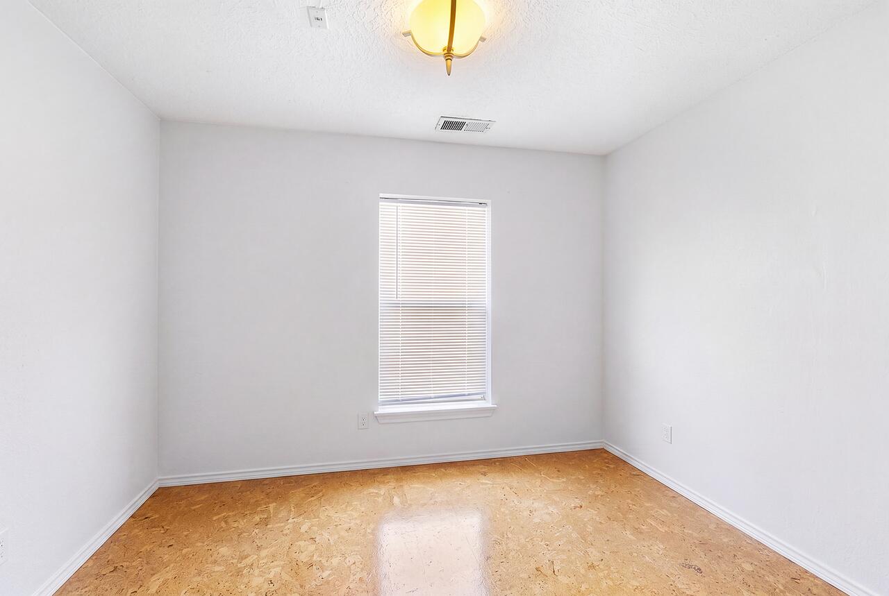 Photo 3 — 4920 La Cienega Street NW