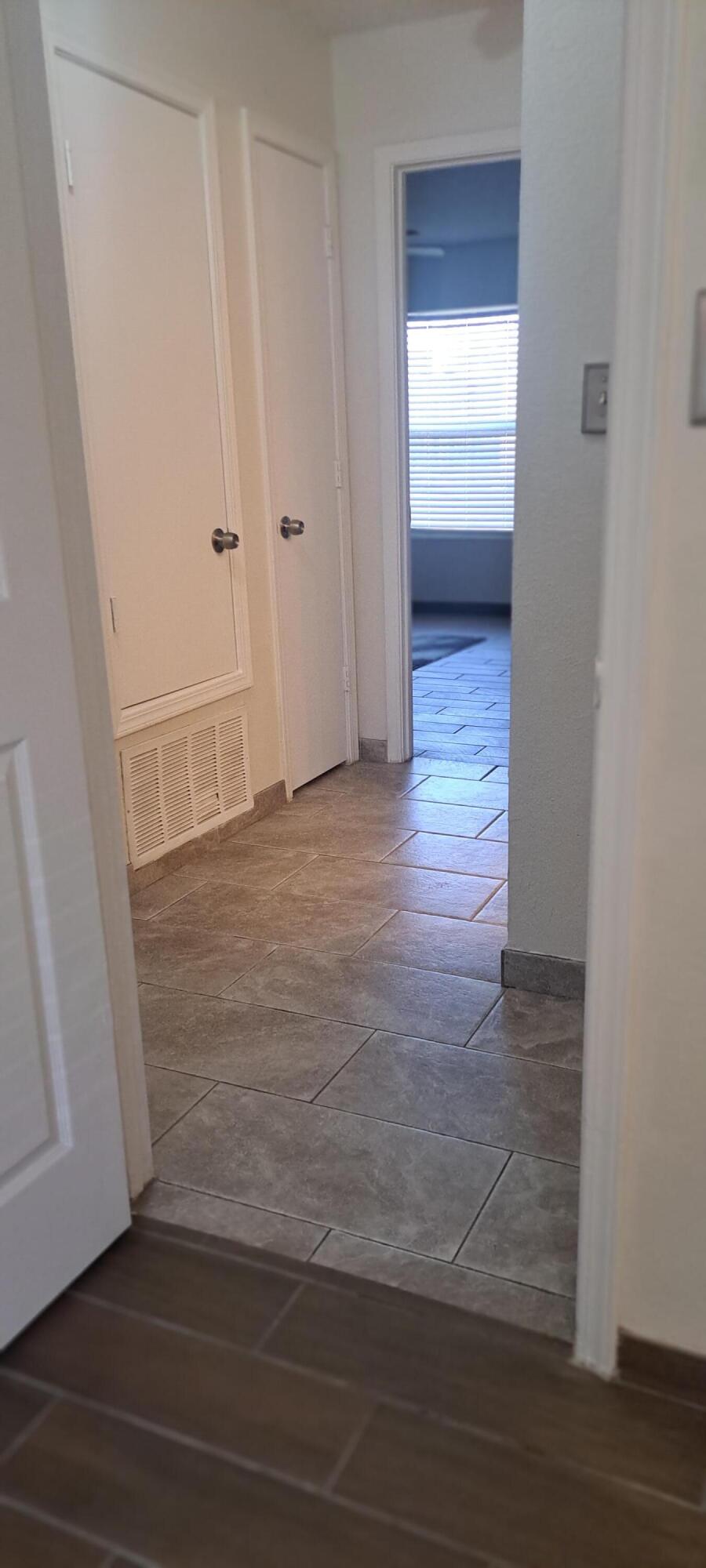 Photo 6 — 785 Arcturus Avenue SE