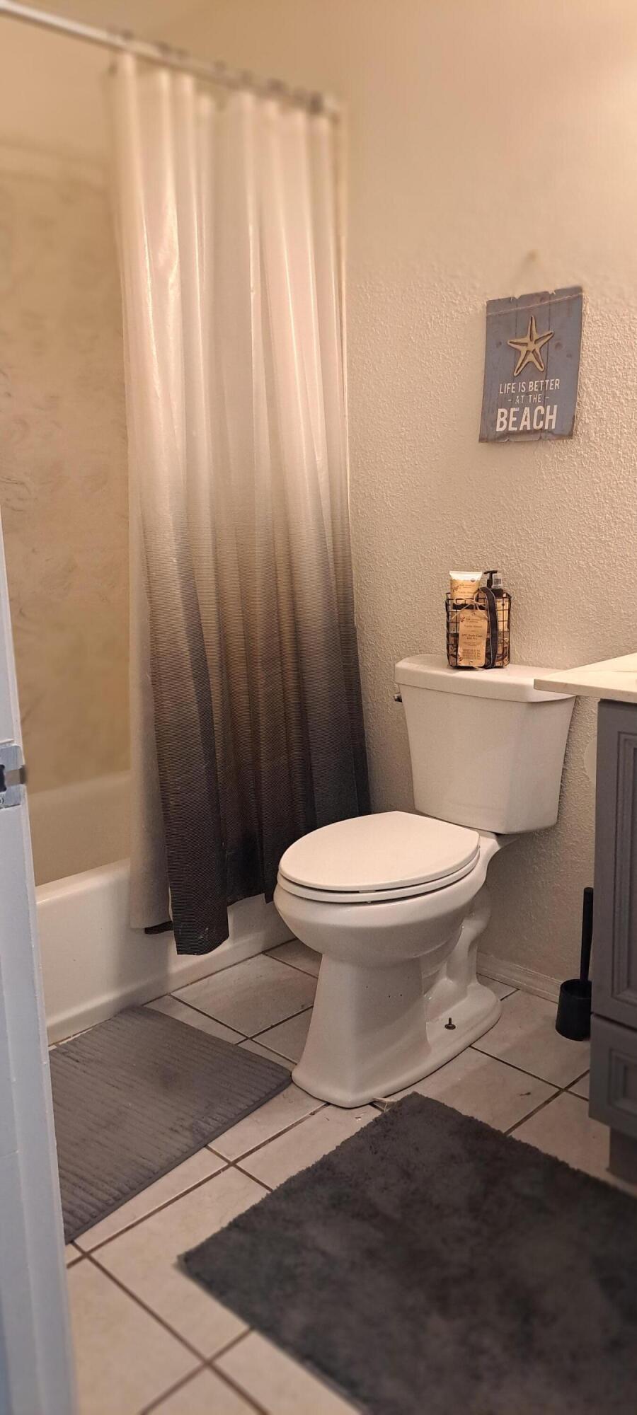 Photo 11 — 785 Arcturus Avenue SE