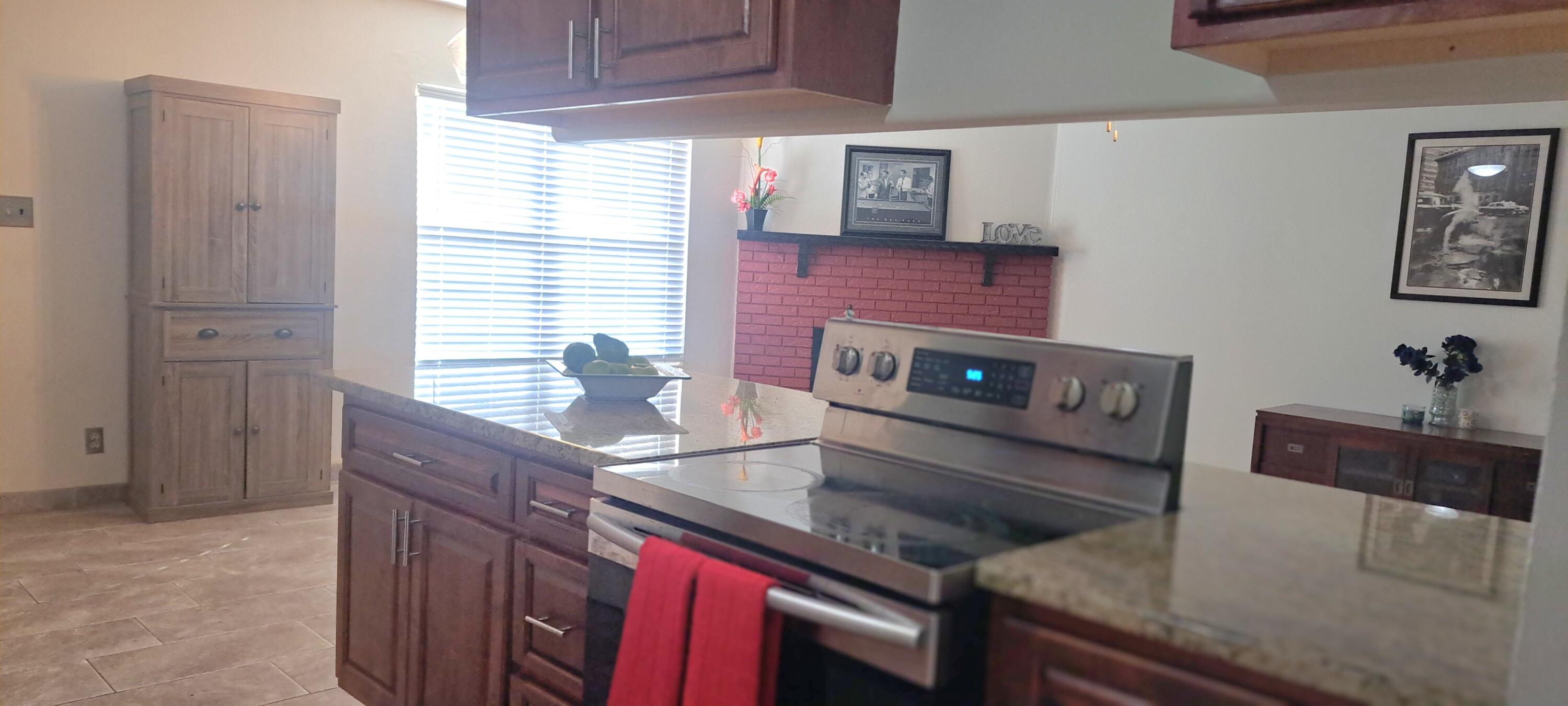 Photo 19 — 785 Arcturus Avenue SE