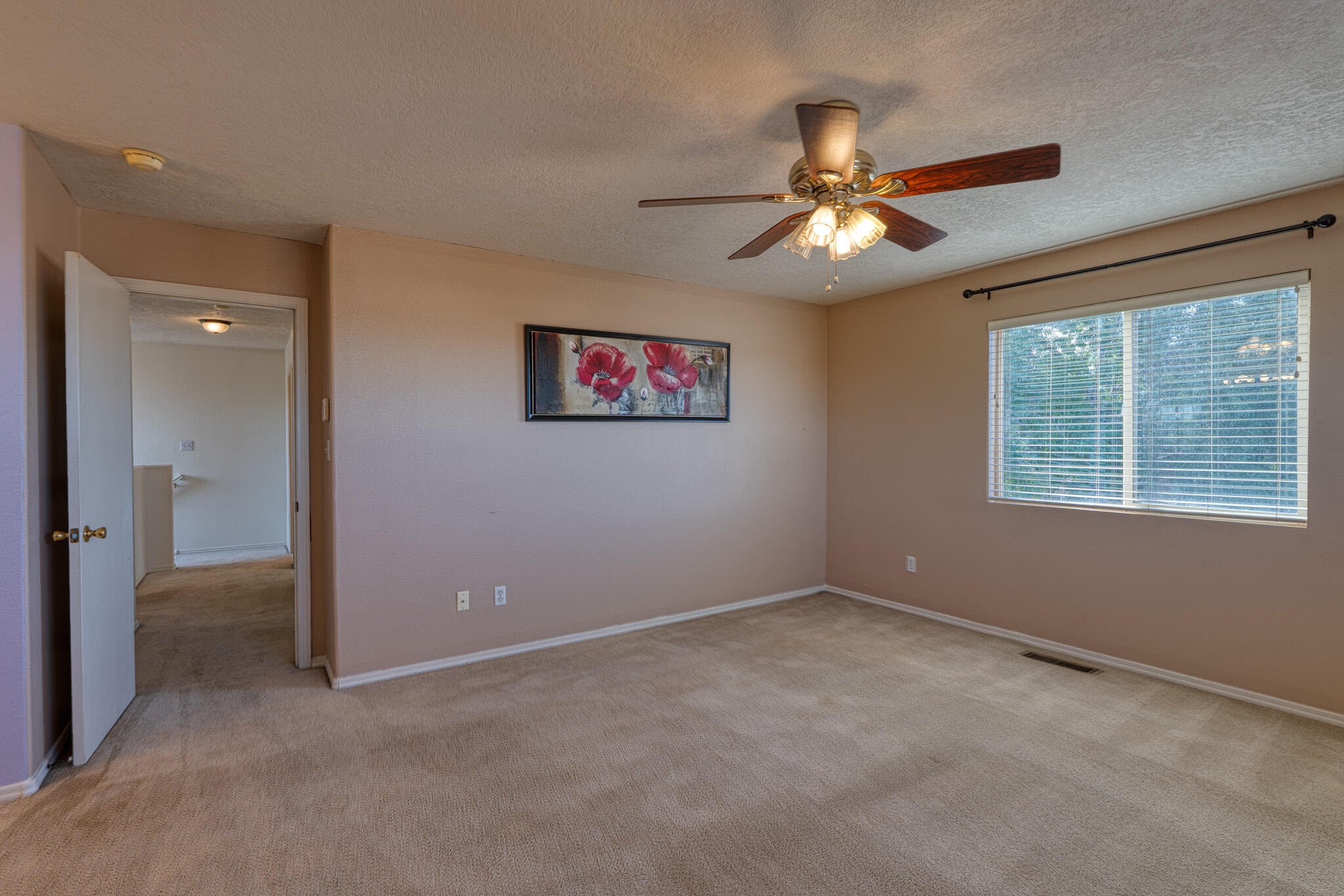 Photo 17 — 6904 Shale Avenue NE