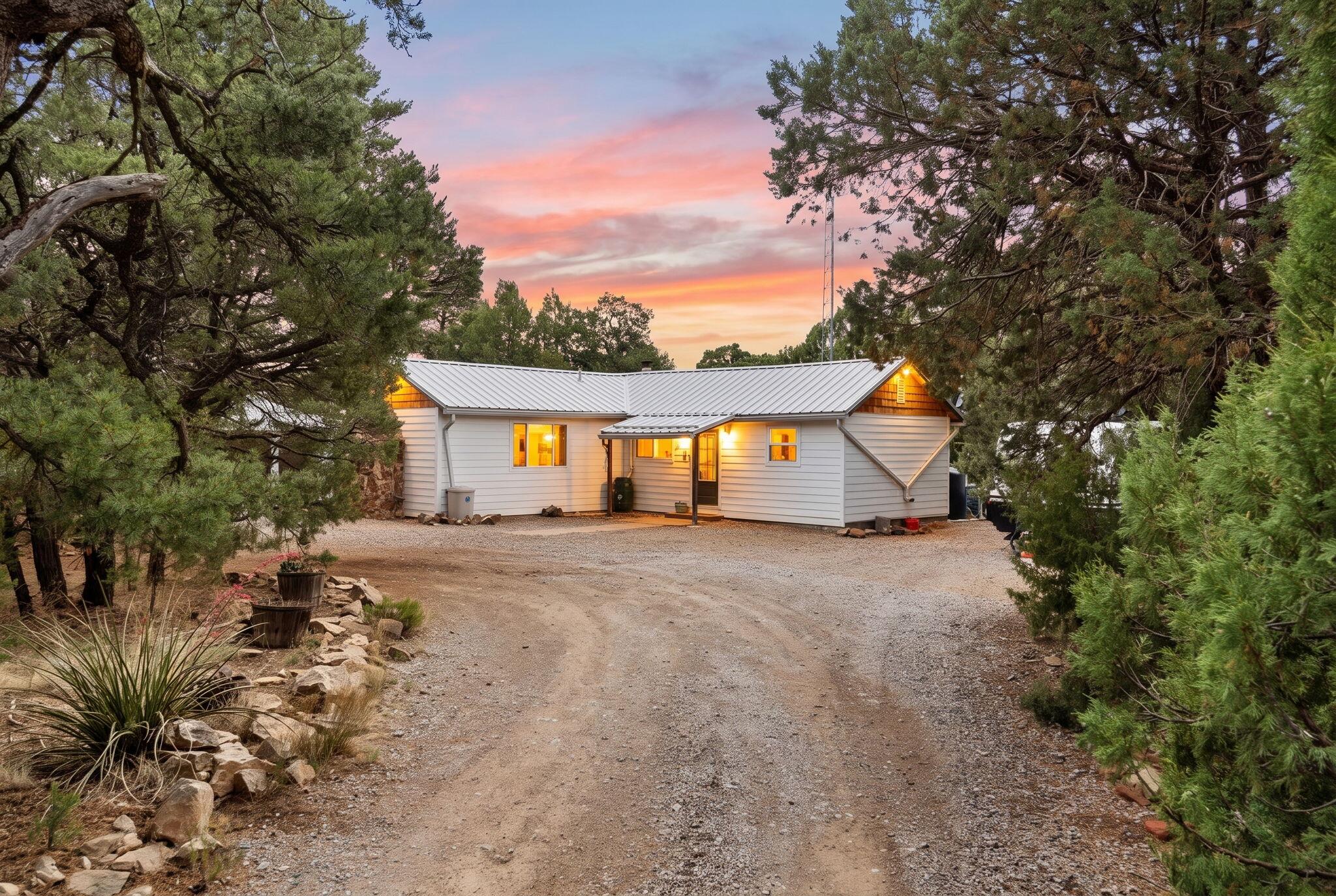 46 McDonald Road, Edgewood, NM 87015