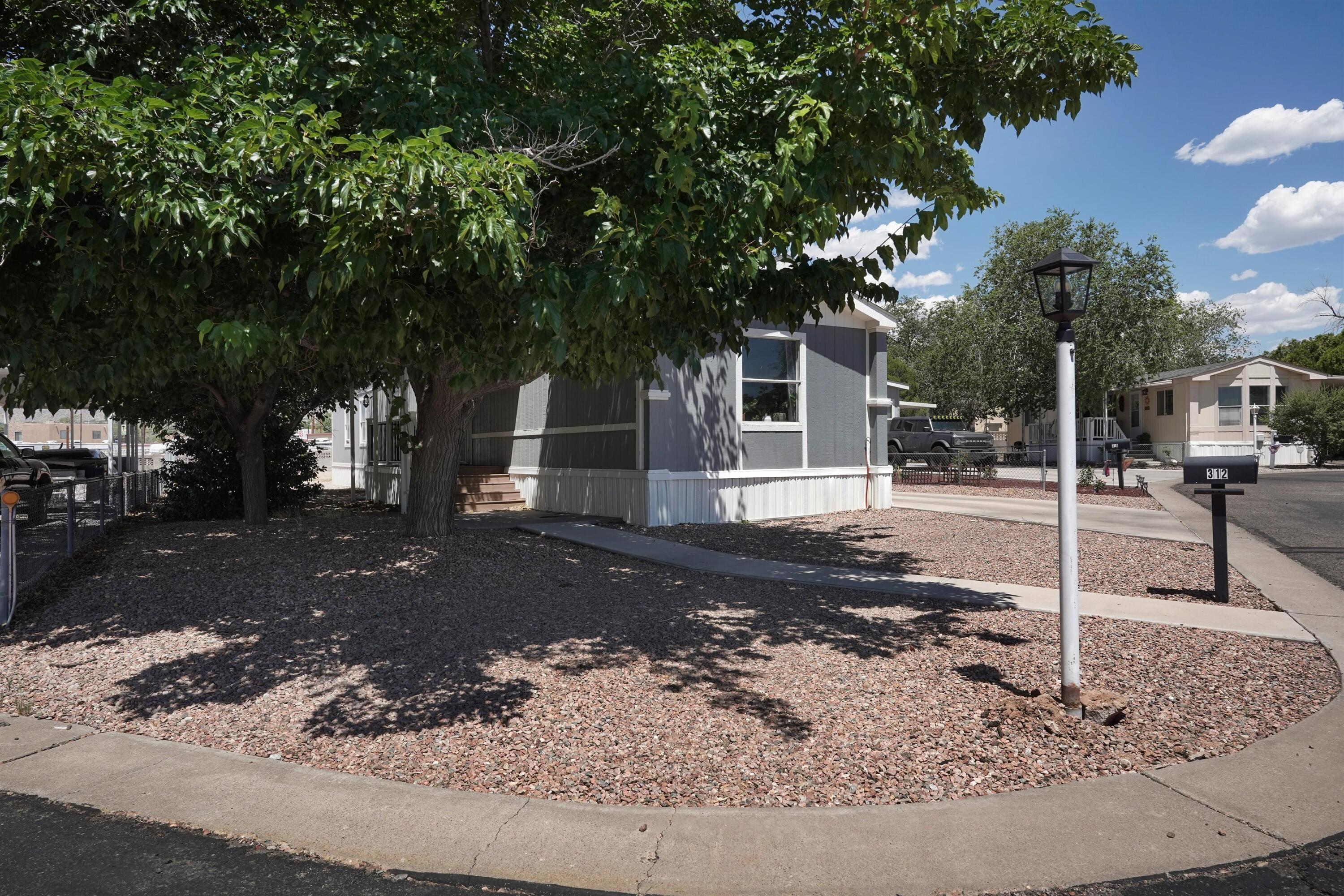 Photo 9 — 312 Coyote Lane SE